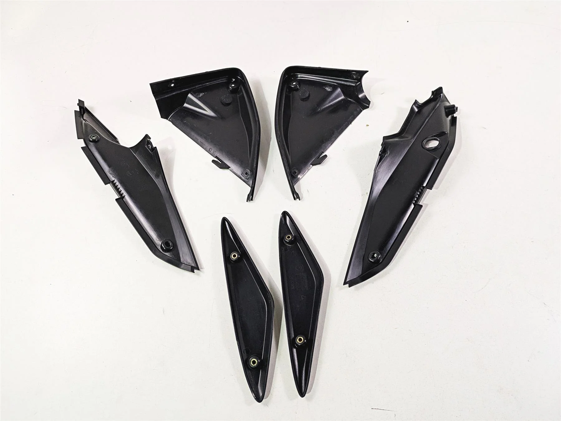 2013 Ducati Hypermotard 821 SP Engine Frame Infill Cover Fairing Set 48015711A - Image 10