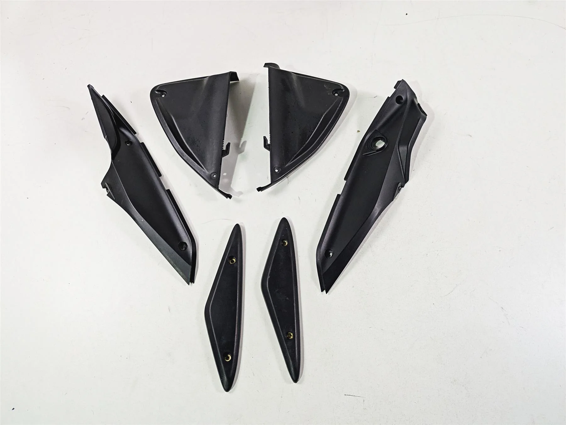 2013 Ducati Hypermotard 821 SP Engine Frame Infill Cover Fairing Set 48015711A - Image 4