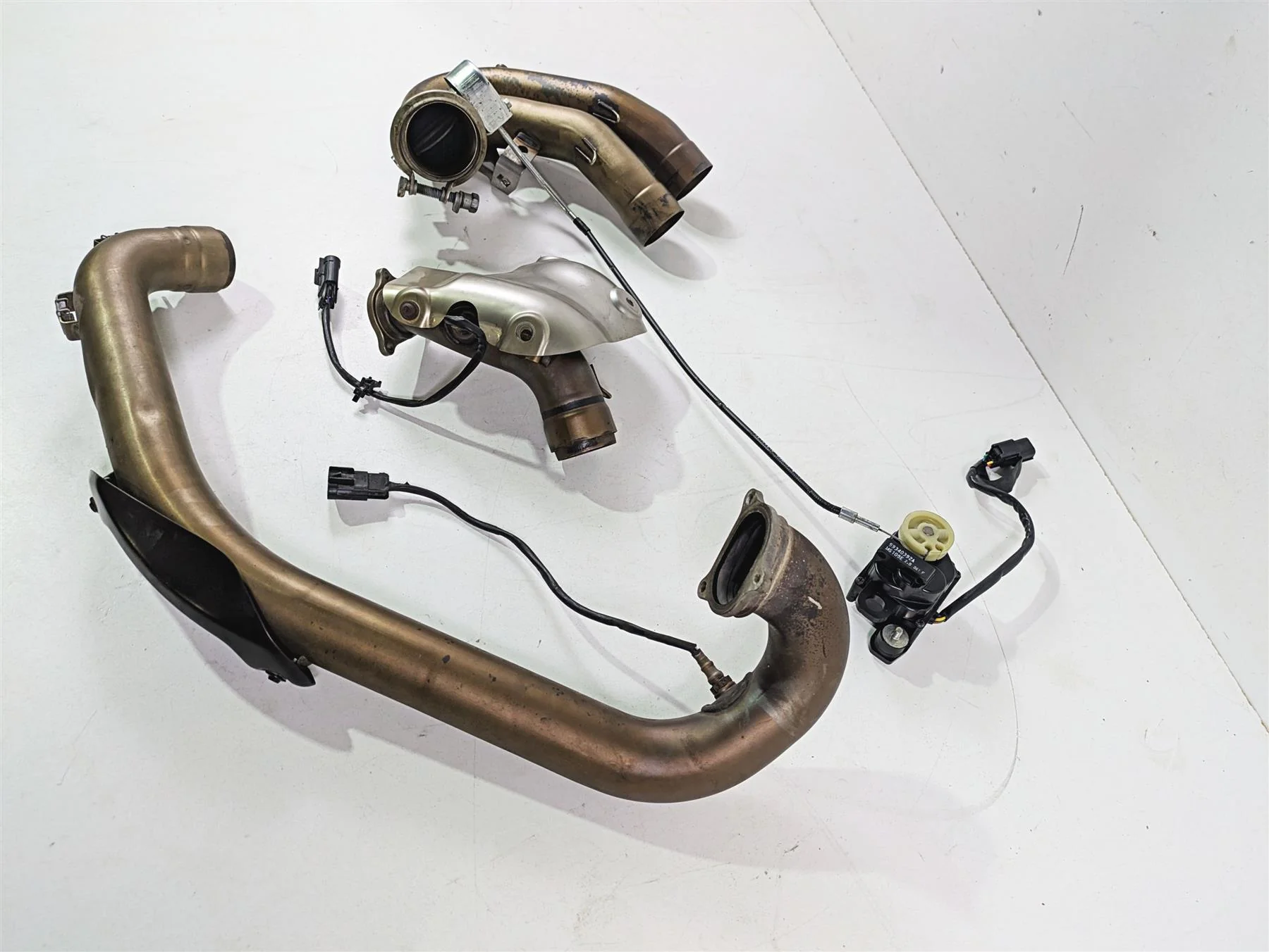 2013 Ducati Hypermotard 821 SP Exhaust Header Pipe & Servo Set 57013292B - Image 2