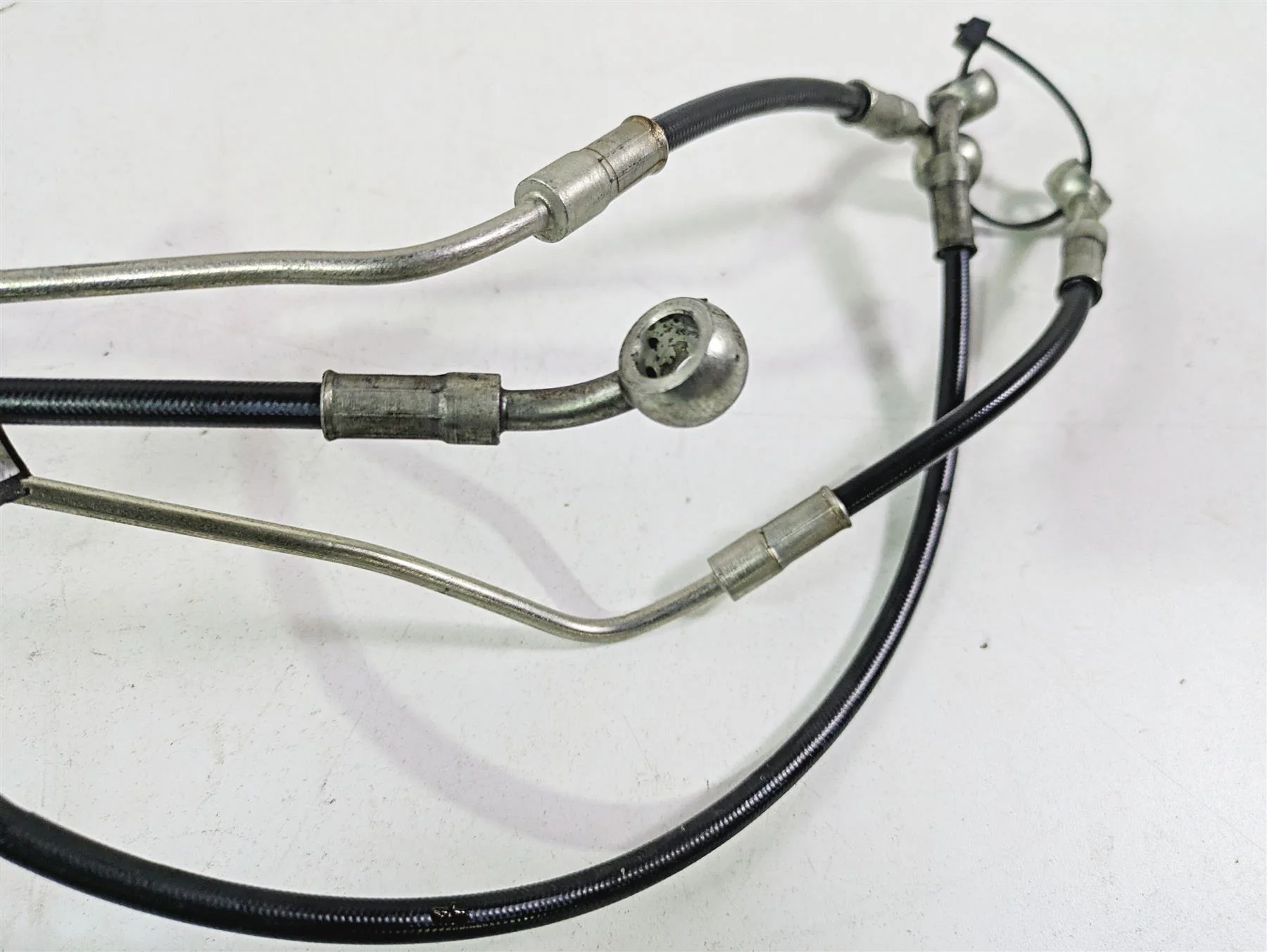 2013 Ducati Hypermotard 821 SP Front Abs Brake Line Hose Set 61811511A 61811501A - Image 7