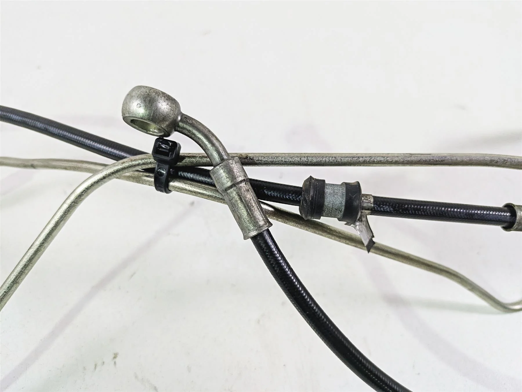 2013 Ducati Hypermotard 821 SP Front Abs Brake Line Hose Set 61811511A 61811501A - Image 8