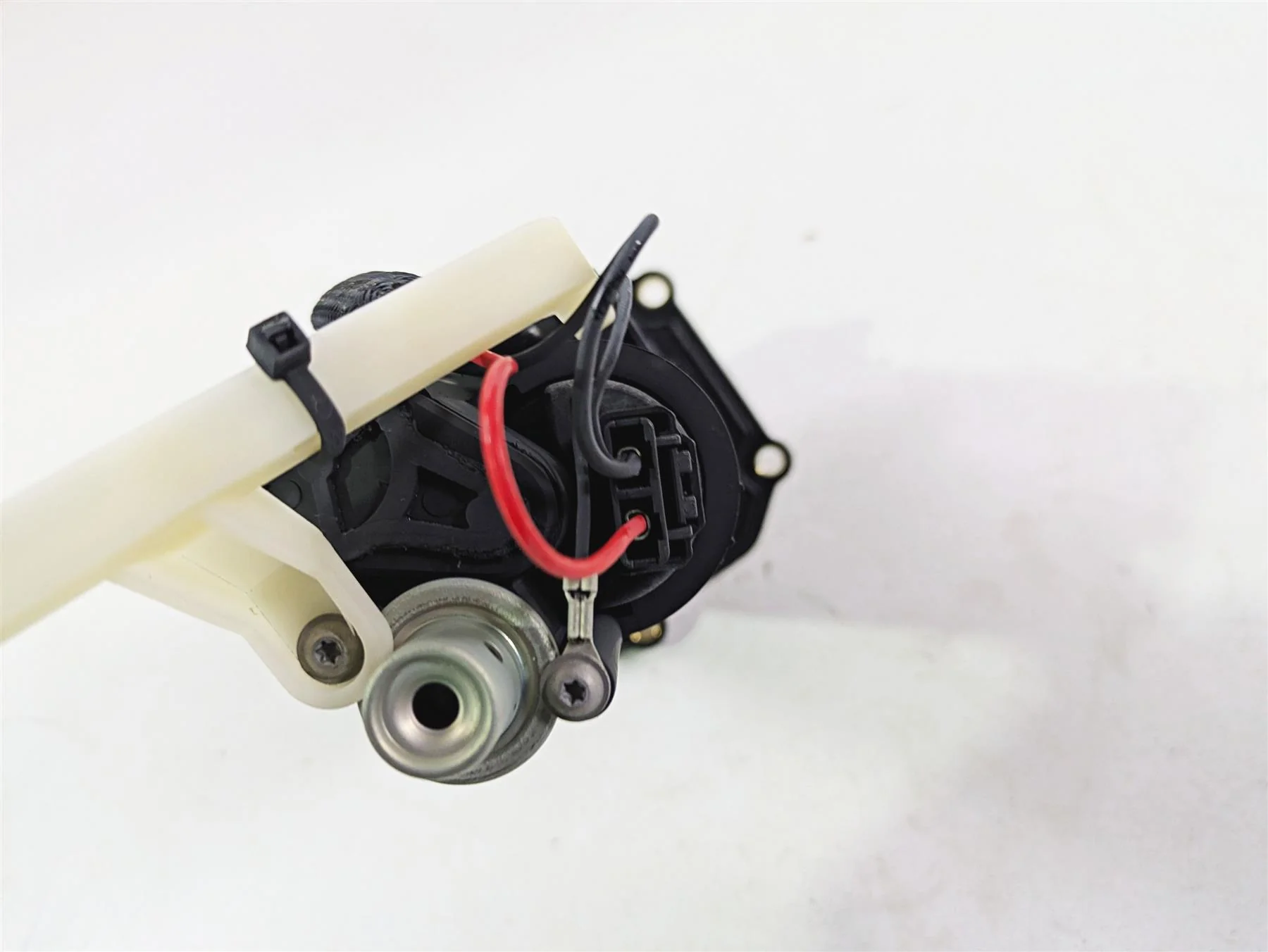 2013 Ducati Hypermotard 821 SP Fuel Gas Petrol Pump 16024281A - Image 10