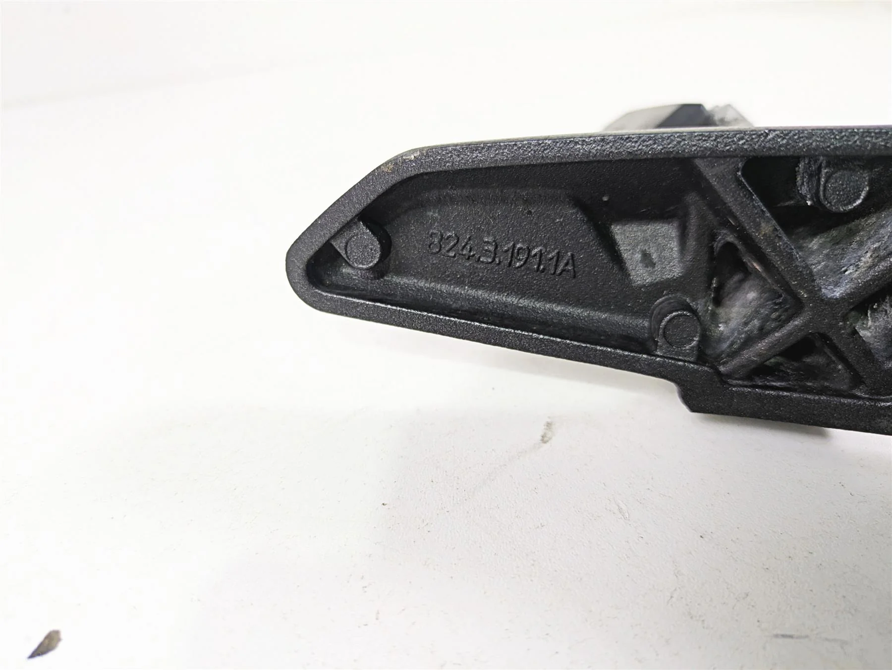 2013 Ducati Hypermotard 821 SP Left Foot Peg Bracket & Shifter -Read 82412111AA - Image 12