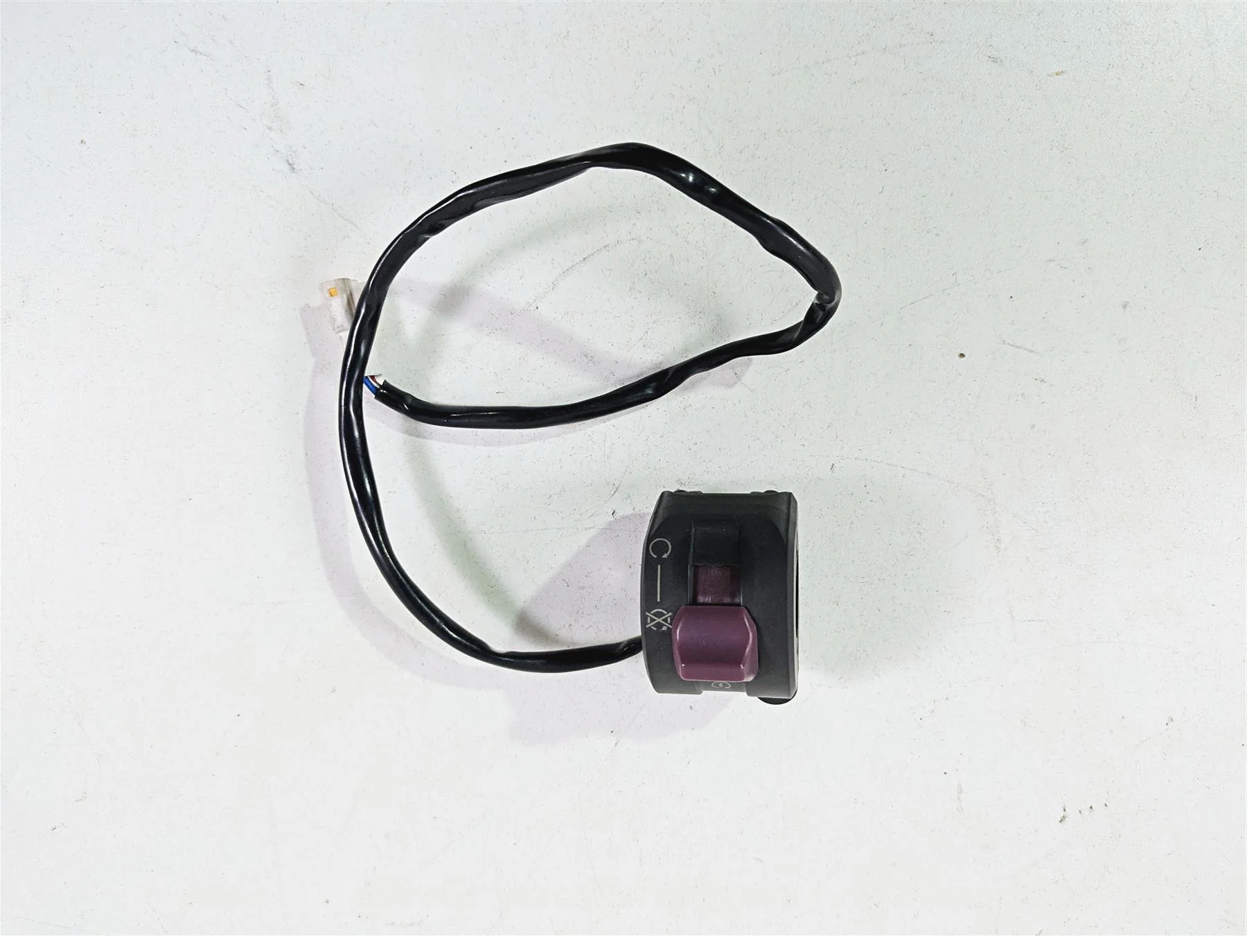 2013 Ducati Hypermotard 821 SP Right Hand Start Stop Control Switch 65010121E - Image 5