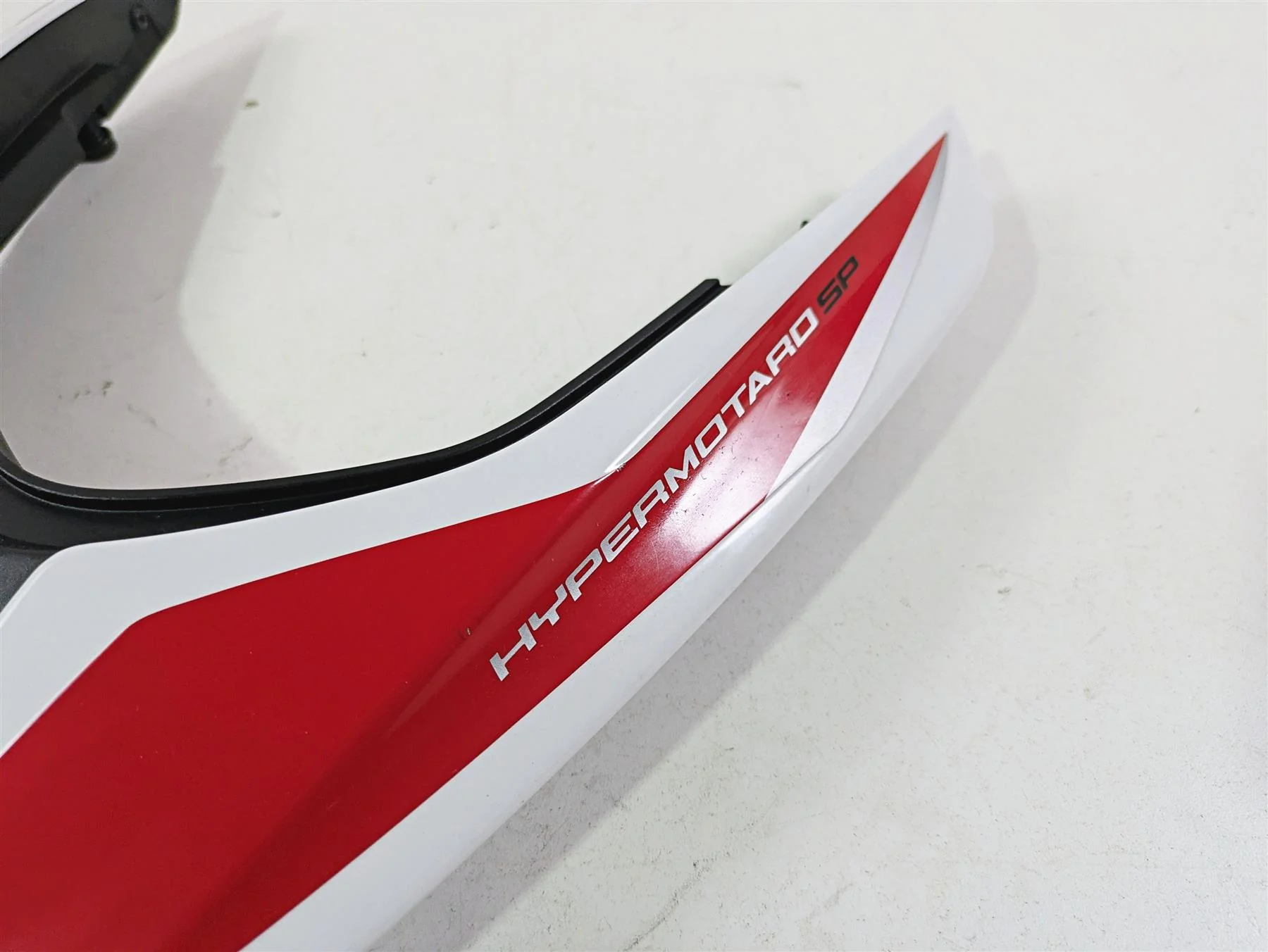 2013 Ducati Hypermotard 821 SP Tail Bracket Cover Fairing Set 48311741A - Image 8