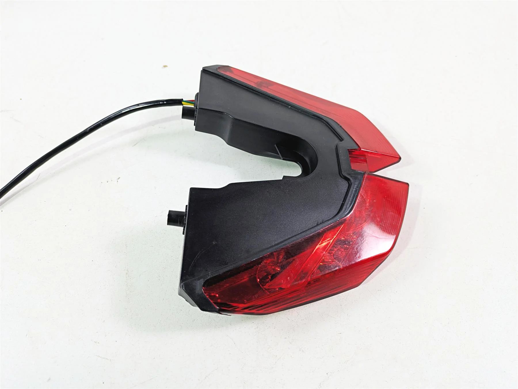 2013 Ducati Hypermotard 821 SP Taillight Tail Light & Wiring - Read 52510452B - Image 4