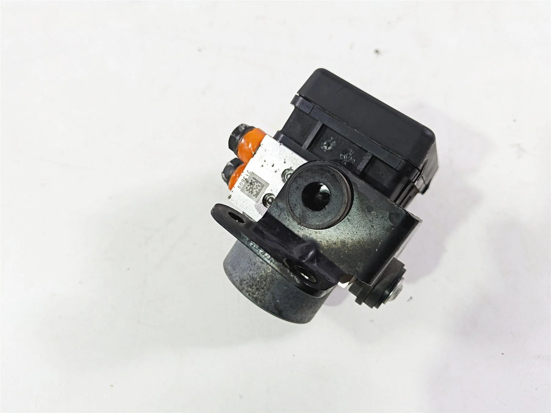 2013 Ducati Hyperstrada 821 Abs Brake Pump Module Unit 54240401A - Image 8