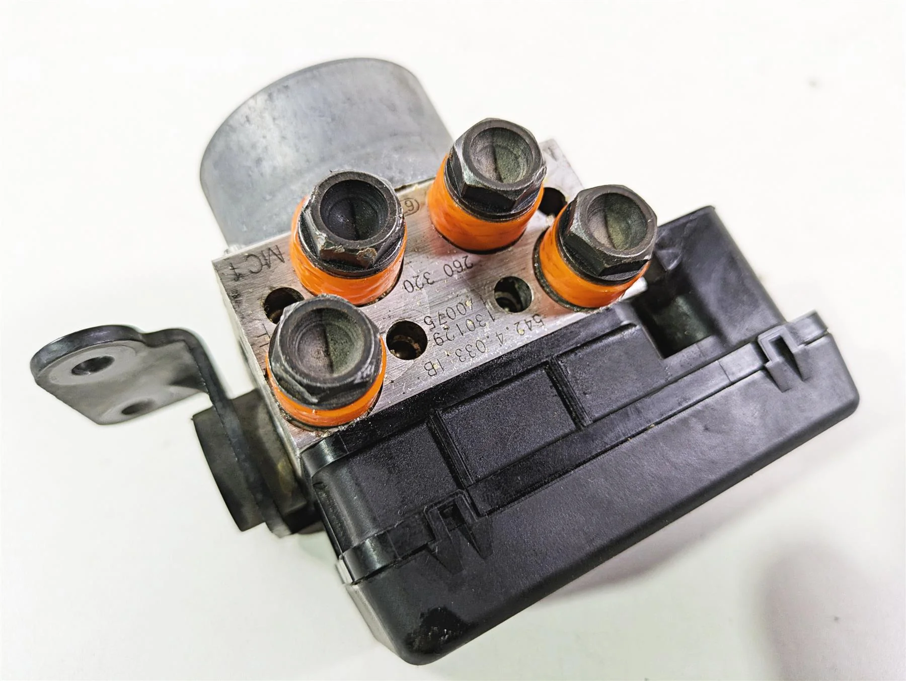 2013 Ducati Hyperstrada 821 Abs Brake Pump Module Unit 54240401A - Image 9