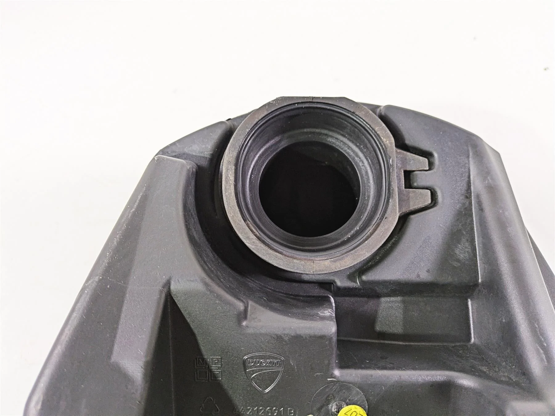 2013 Ducati Hyperstrada 821 Air Box Cleaner Breather & Sensors 44212691B - Image 11