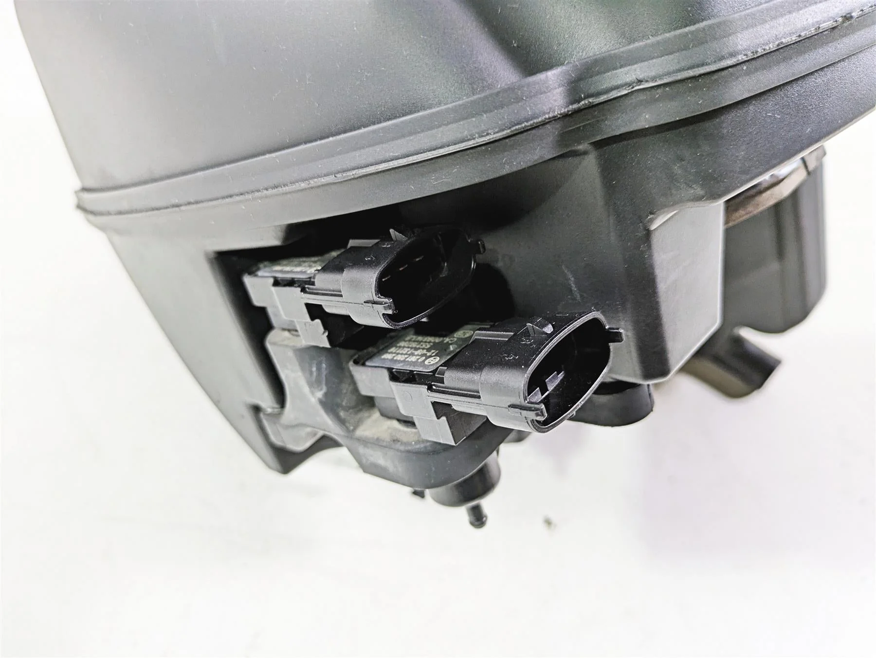 2013 Ducati Hyperstrada 821 Air Box Cleaner Breather & Sensors 44212691B - Image 7
