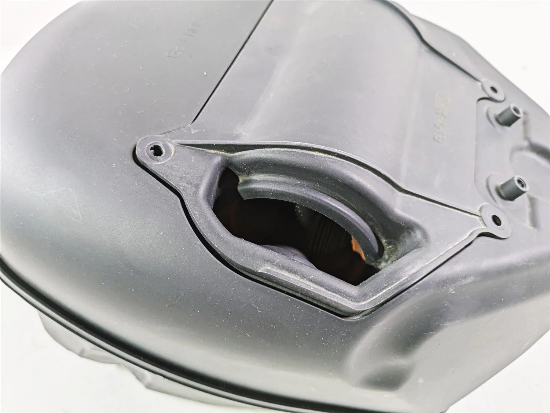 2013 Ducati Hyperstrada 821 Air Box Cleaner Breather & Sensors 44212691B - Image 8