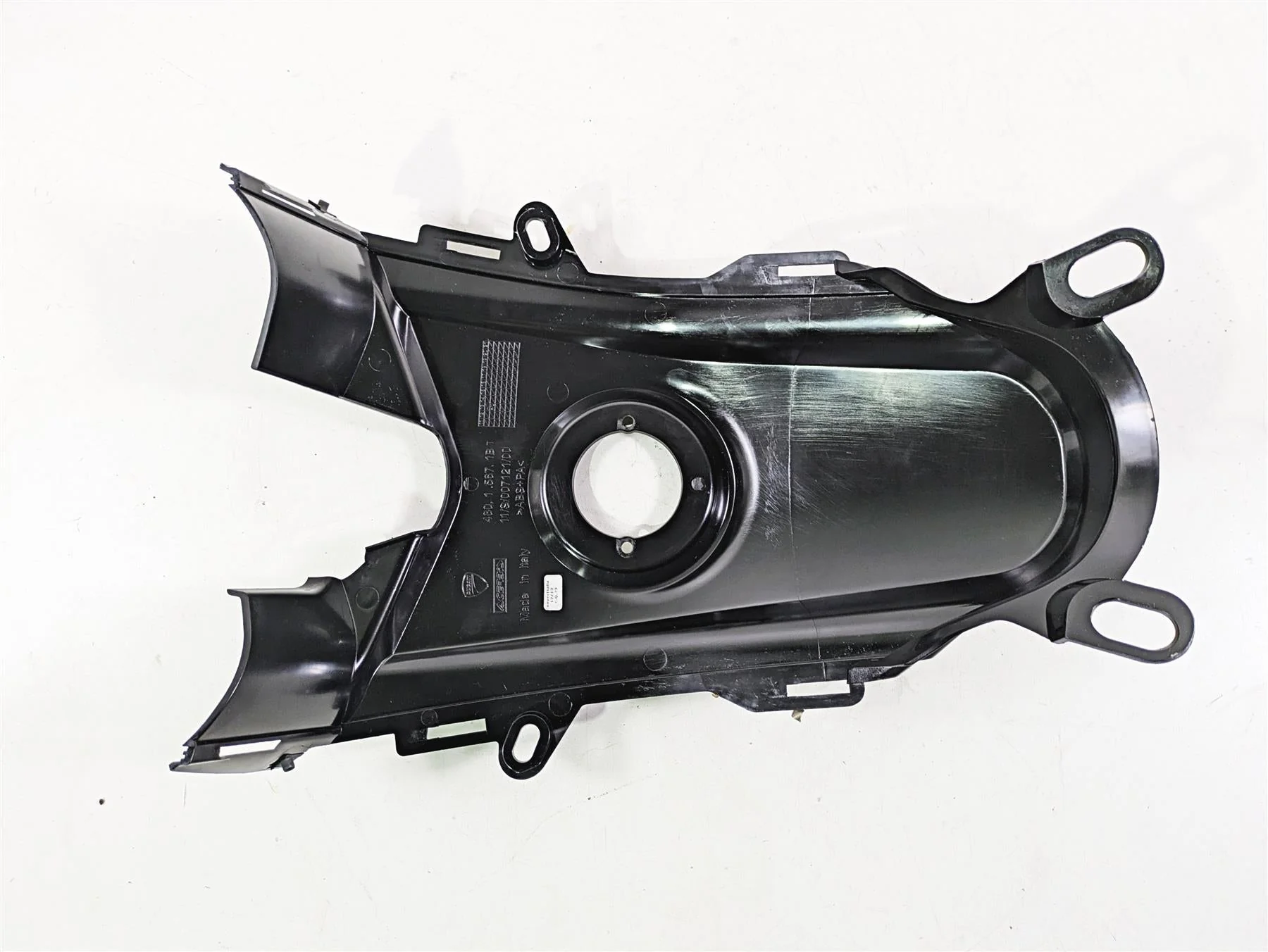 2013 Ducati Hyperstrada 821 Center Tank Fairing Cover 480P5672B - Image 8