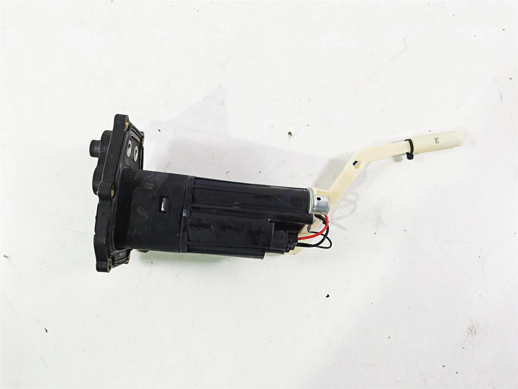 2013 Ducati Hyperstrada 821 Fuel Gas Petrol Pump -Tested 16024281A - Image 5
