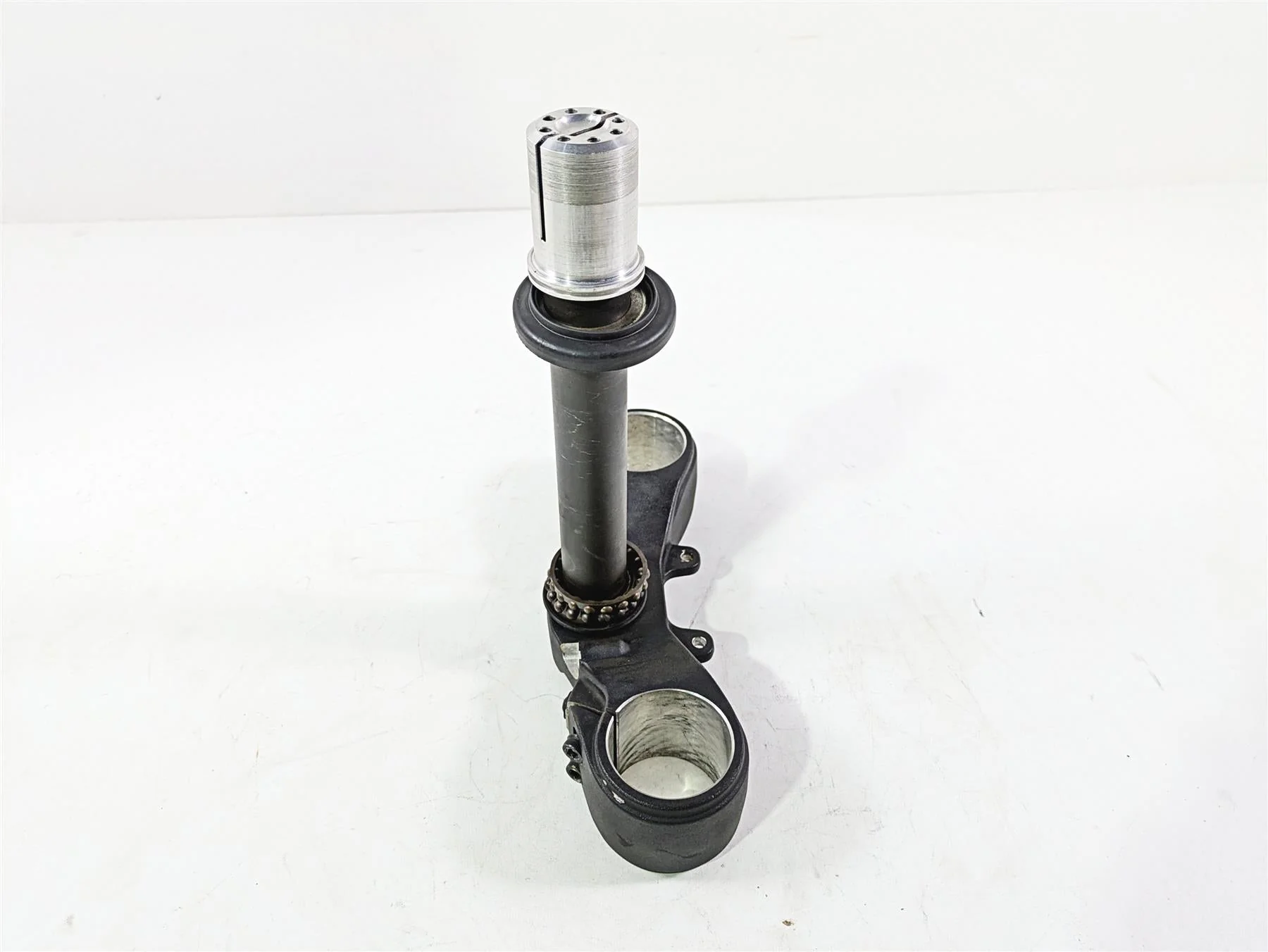 2013 Ducati Hyperstrada 821 Lower Triple Tree Steering Clamp 34220771AA - Image 2