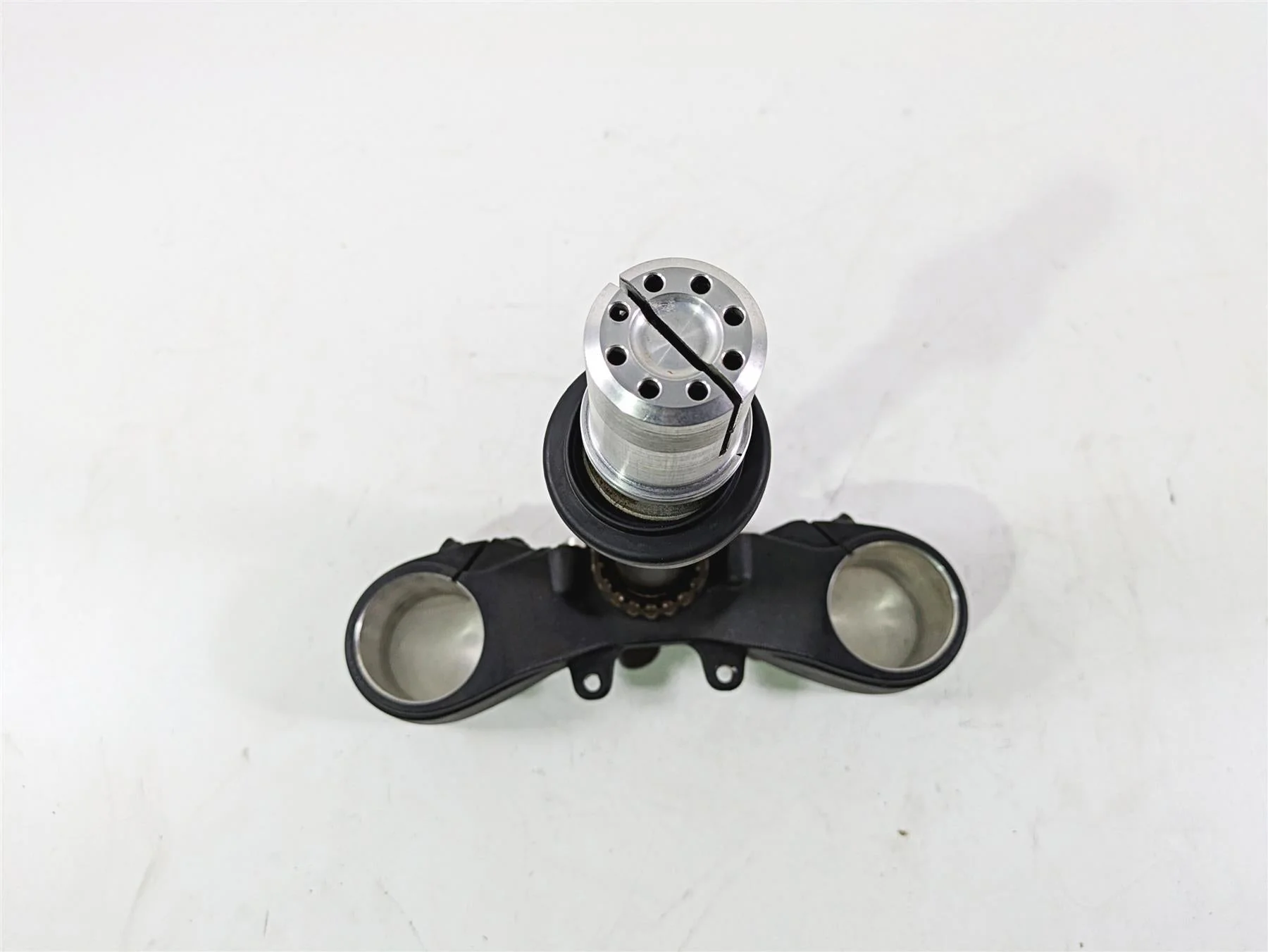 2013 Ducati Hyperstrada 821 Lower Triple Tree Steering Clamp 34220771AA - Image 6