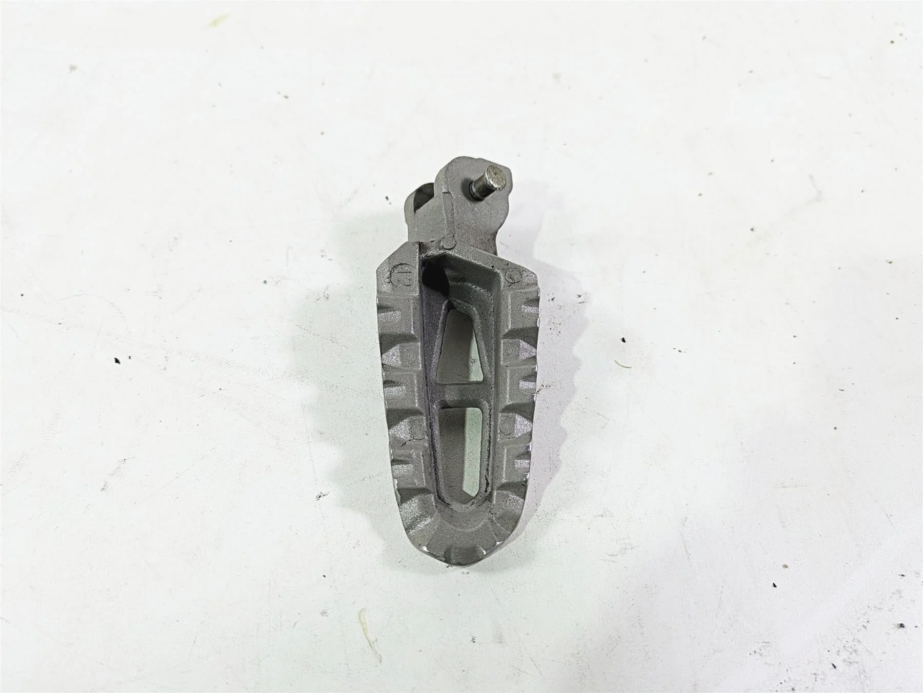 2013 Ducati Hyperstrada 821 Right Front Rider Footpeg Peg 46410591AA - Image 2