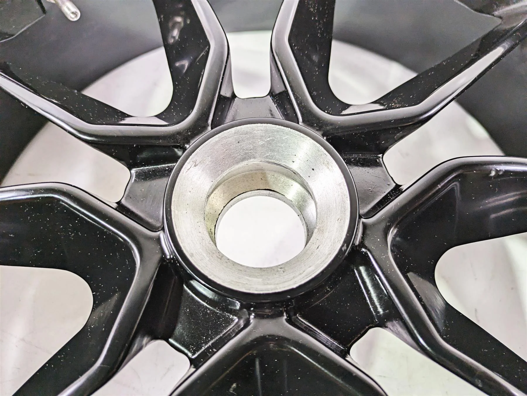 2013 Ducati Hyperstrada 821 Straight Rear Wheel Rim 17x5.5 50211571AA - Image 10