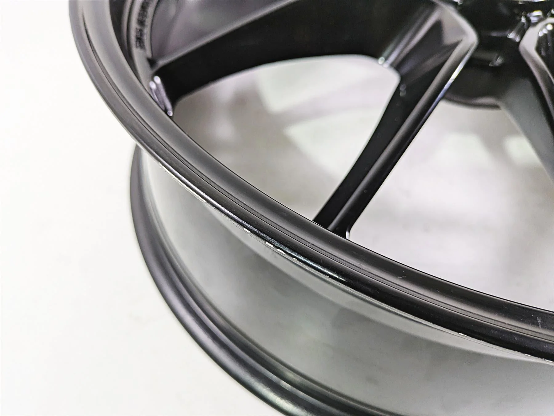 2013 Ducati Hyperstrada 821 Straight Rear Wheel Rim 17x5.5 50211571AA - Image 11