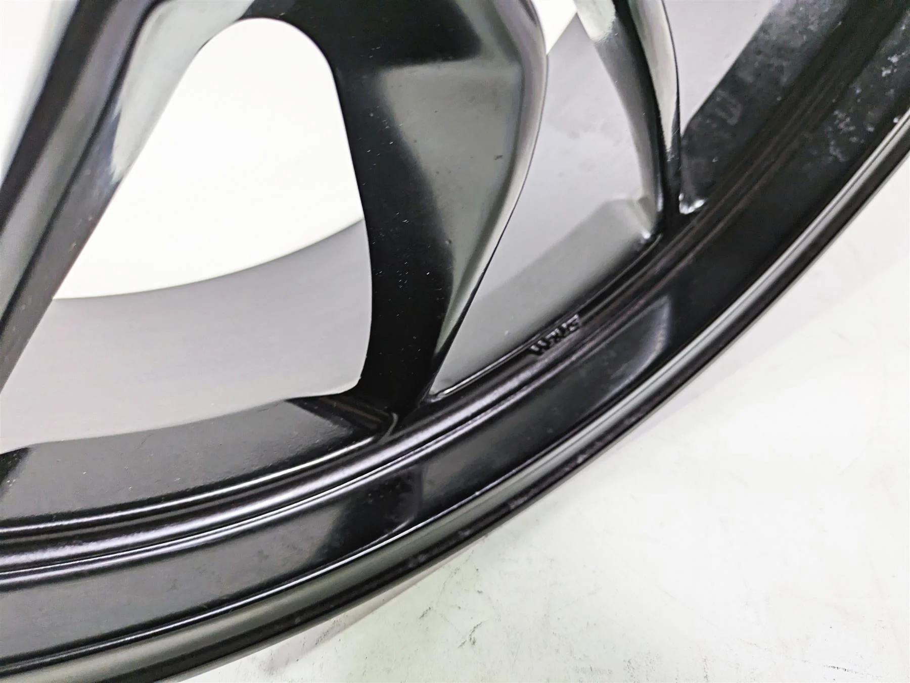 2013 Ducati Hyperstrada 821 Straight Rear Wheel Rim 17x5.5 50211571AA - Image 4