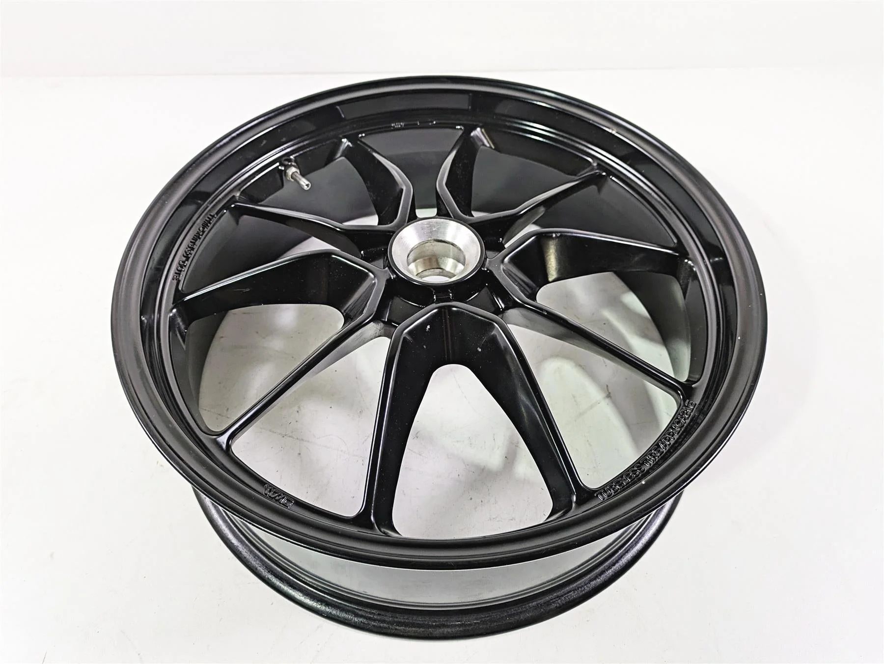 2013 Ducati Hyperstrada 821 Straight Rear Wheel Rim 17x5.5 50211571AA - Image 9