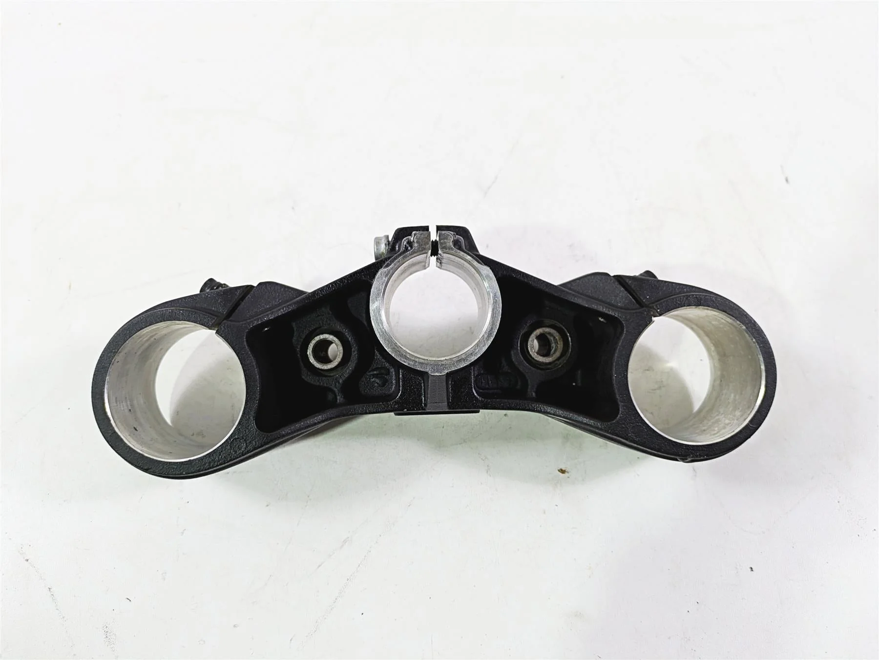 2013 Ducati Hyperstrada 821 Upper Triple Tree Steering Clamp 34110981AA - Image 11