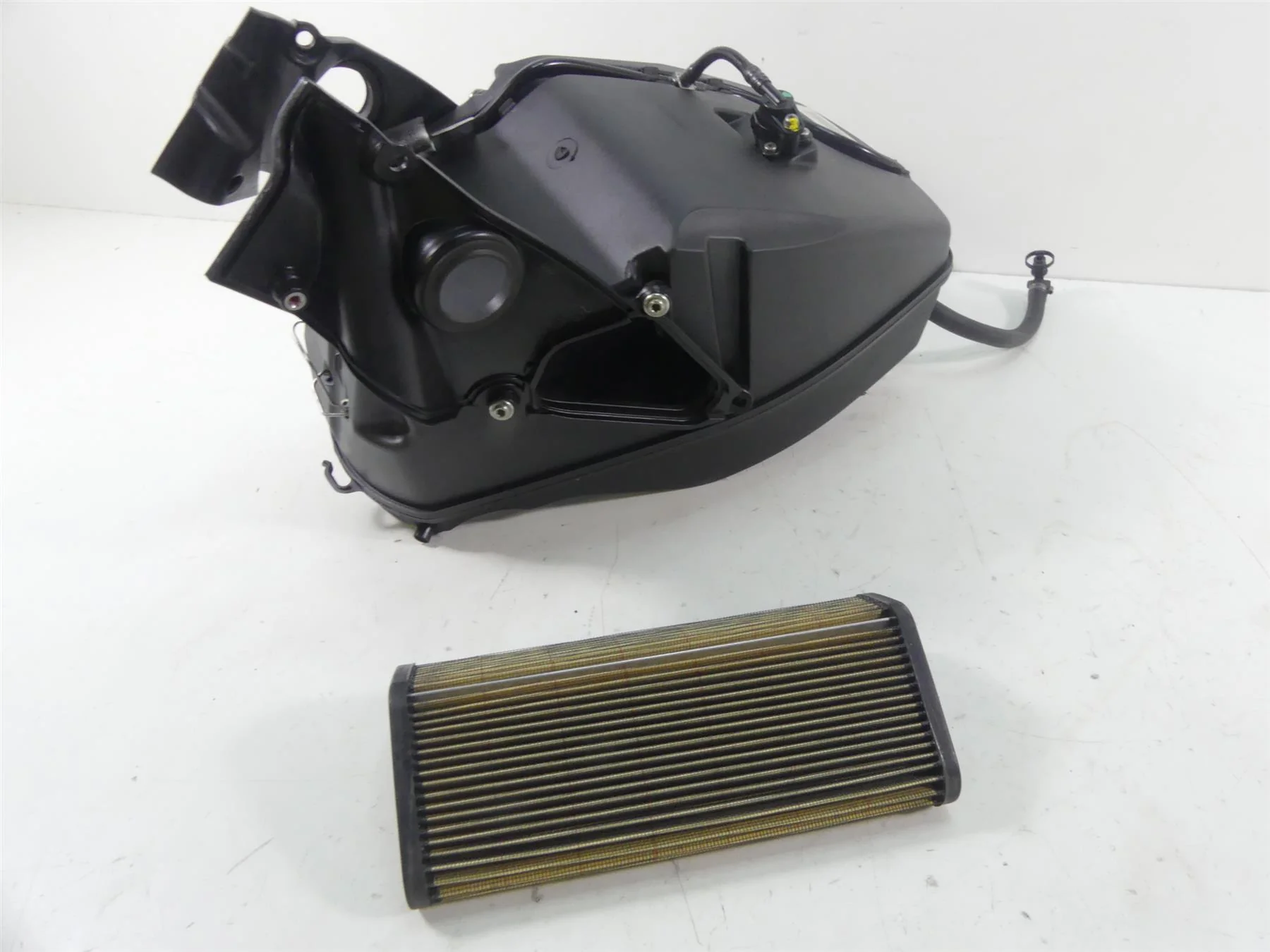 2013 Ducati Streetfighter 848 Air Box Filter Cleaner + Fuel Injects 44211393B