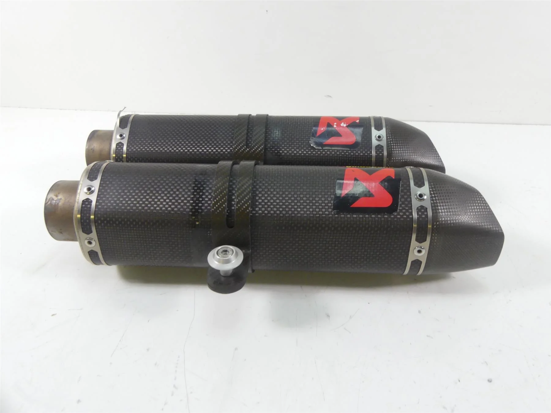 2013 Ducati Streetfighter 848 Akrapovic Carbon Exhaust Muffler Set US D550 134S - Image 3