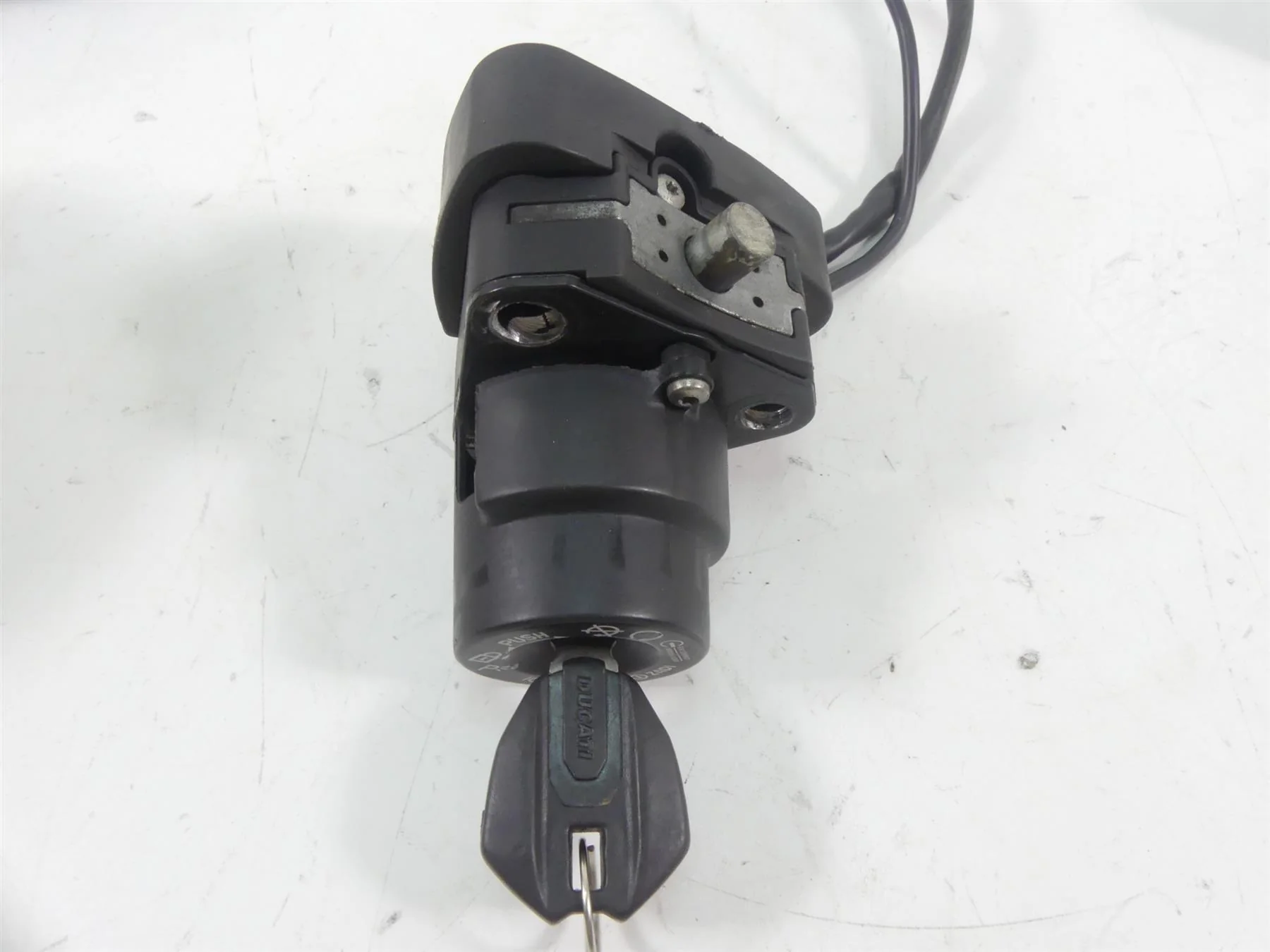 2013 Ducati Streetfighter 848 Gauges Ignition Switch Key Lock Set -15K 40610972B - Image 4