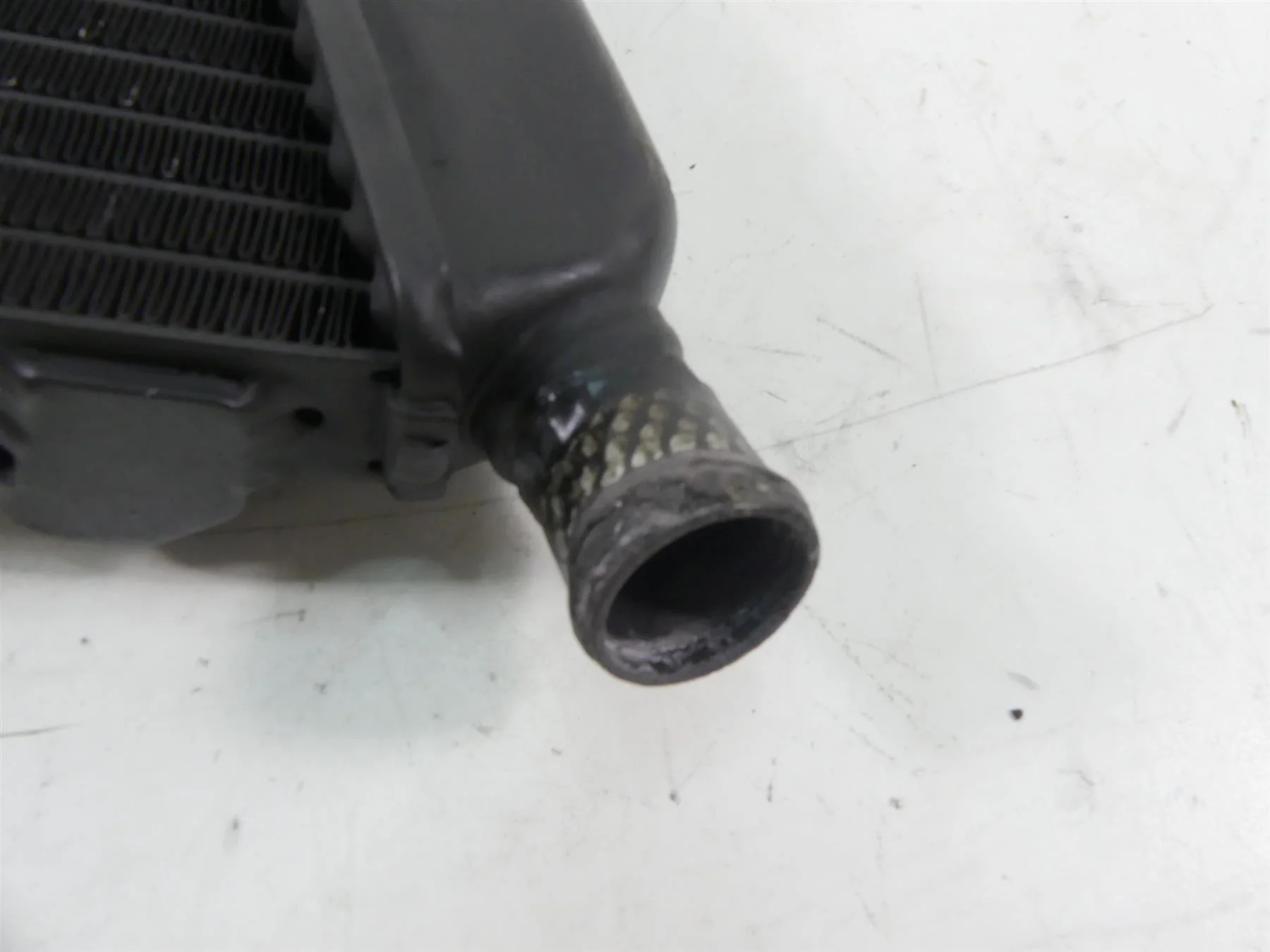 2013 Ducati Streetfighter 848 Lower Radiator Cooler + Hose 54840841A - Image 6