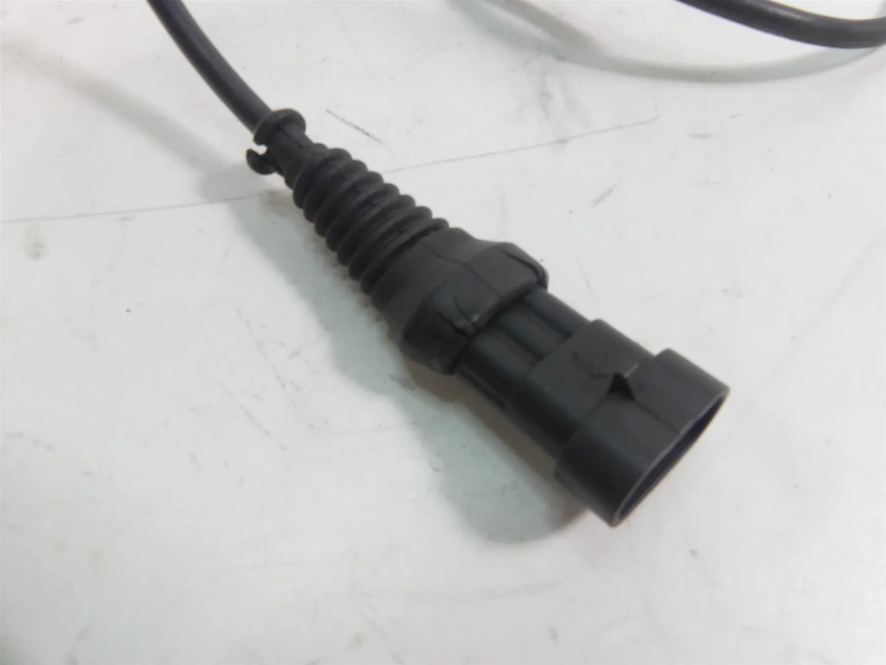 2013 Ducati Streetfighter 848 Rear Leonelli Wheel Speed Sensor 55240373E - Image 5