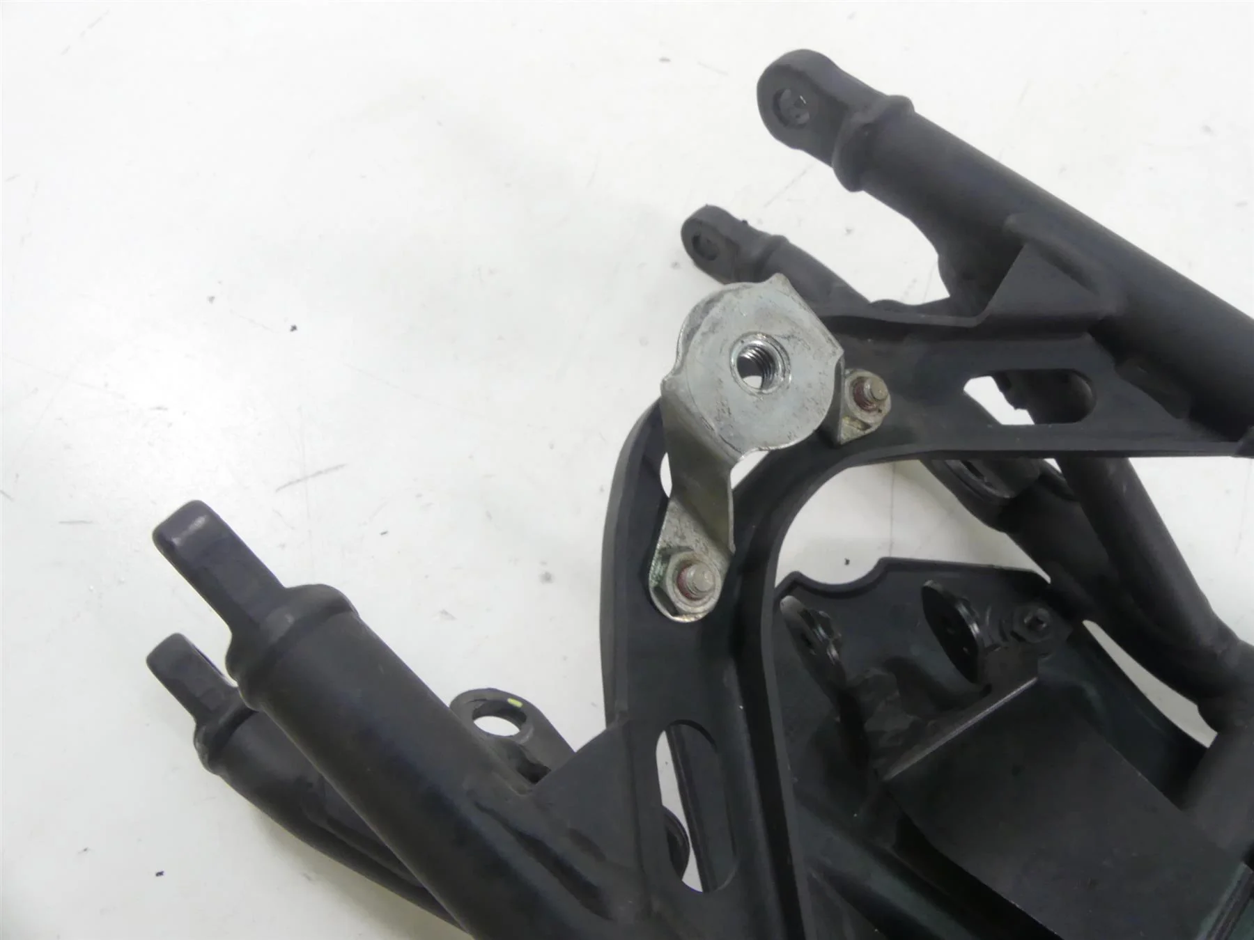 2013 Ducati Streetfighter 848 Rear Subframe Sub Frame + Inner Fender 47017051AA - Image 10