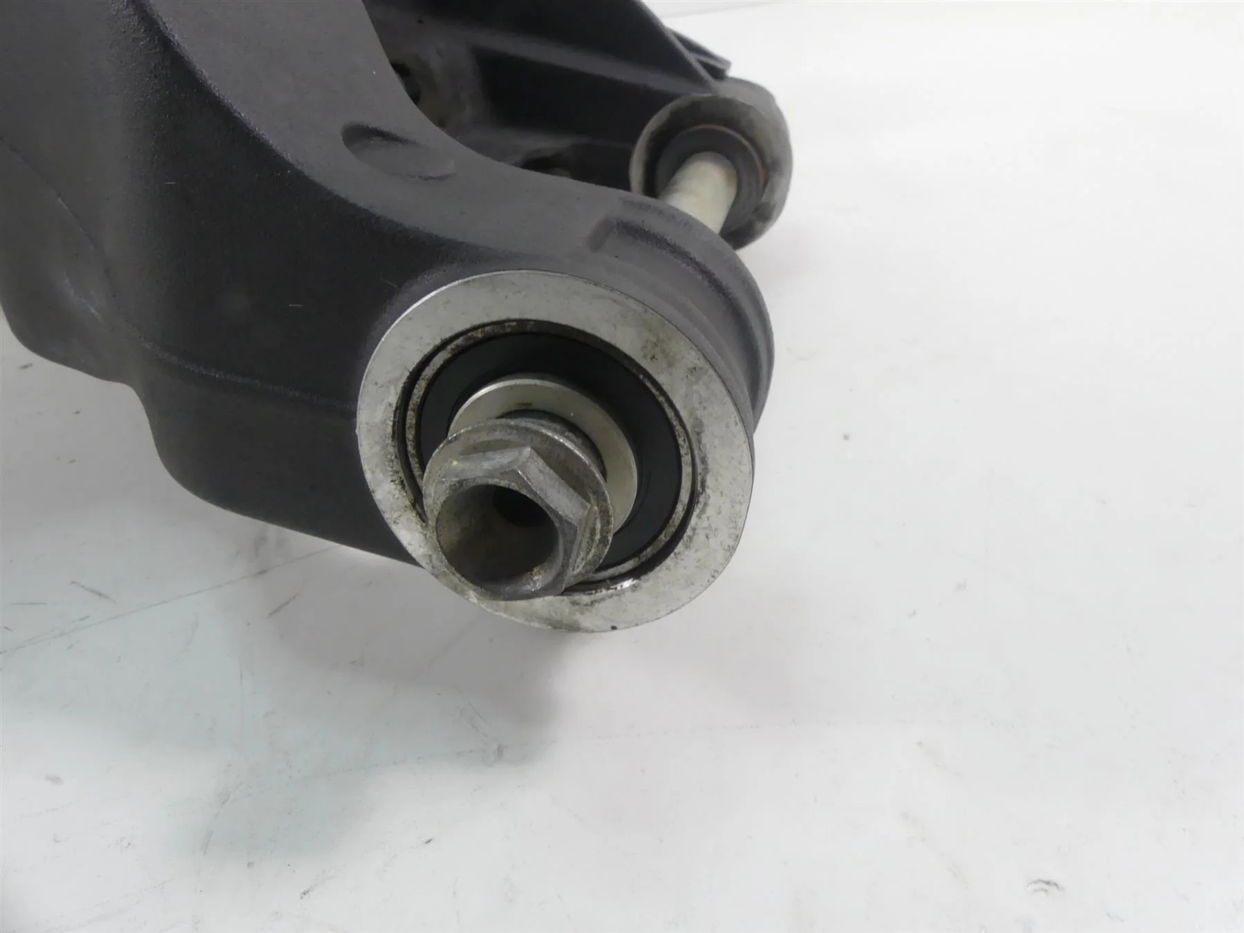 2013 Ducati Streetfighter 848 Rear Swingarm Swing Arm + Axle & Guard 37021141BA - Image 10