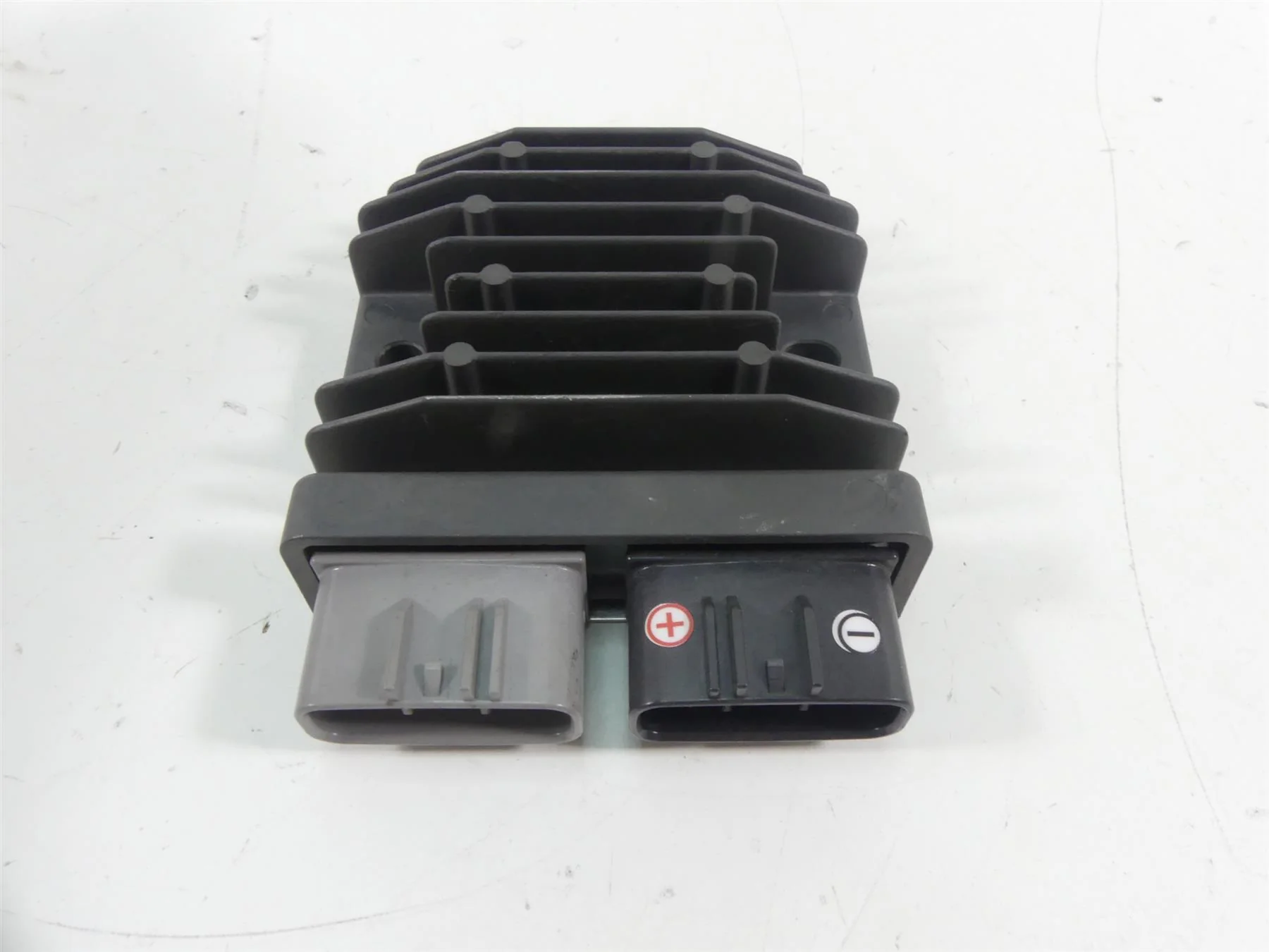 2013 Ducati Streetfighter 848 Rectifier Voltage Regulator 54040191A FH020AA - Image 3