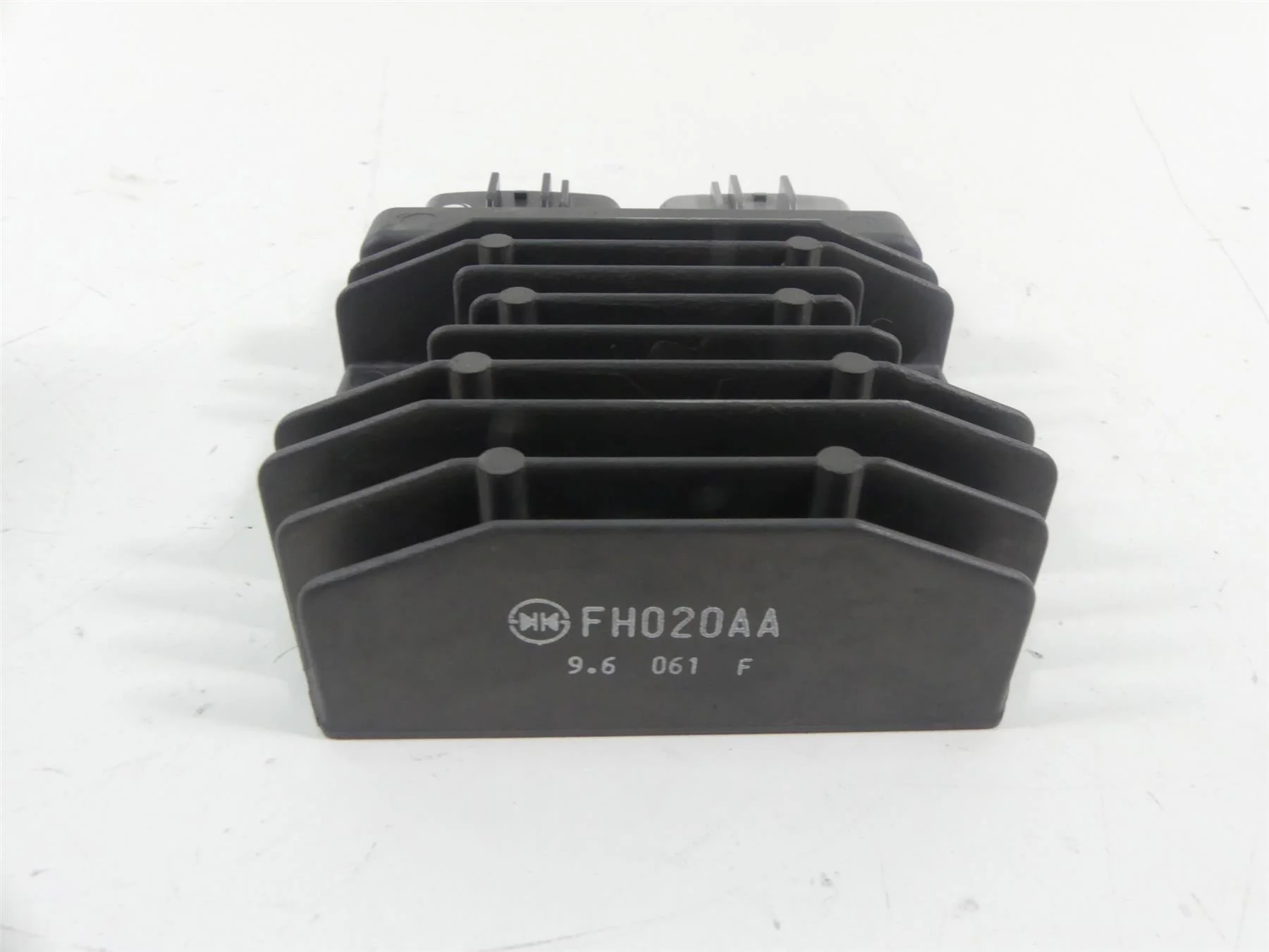 2013 Ducati Streetfighter 848 Rectifier Voltage Regulator 54040191A FH020AA - Image 5