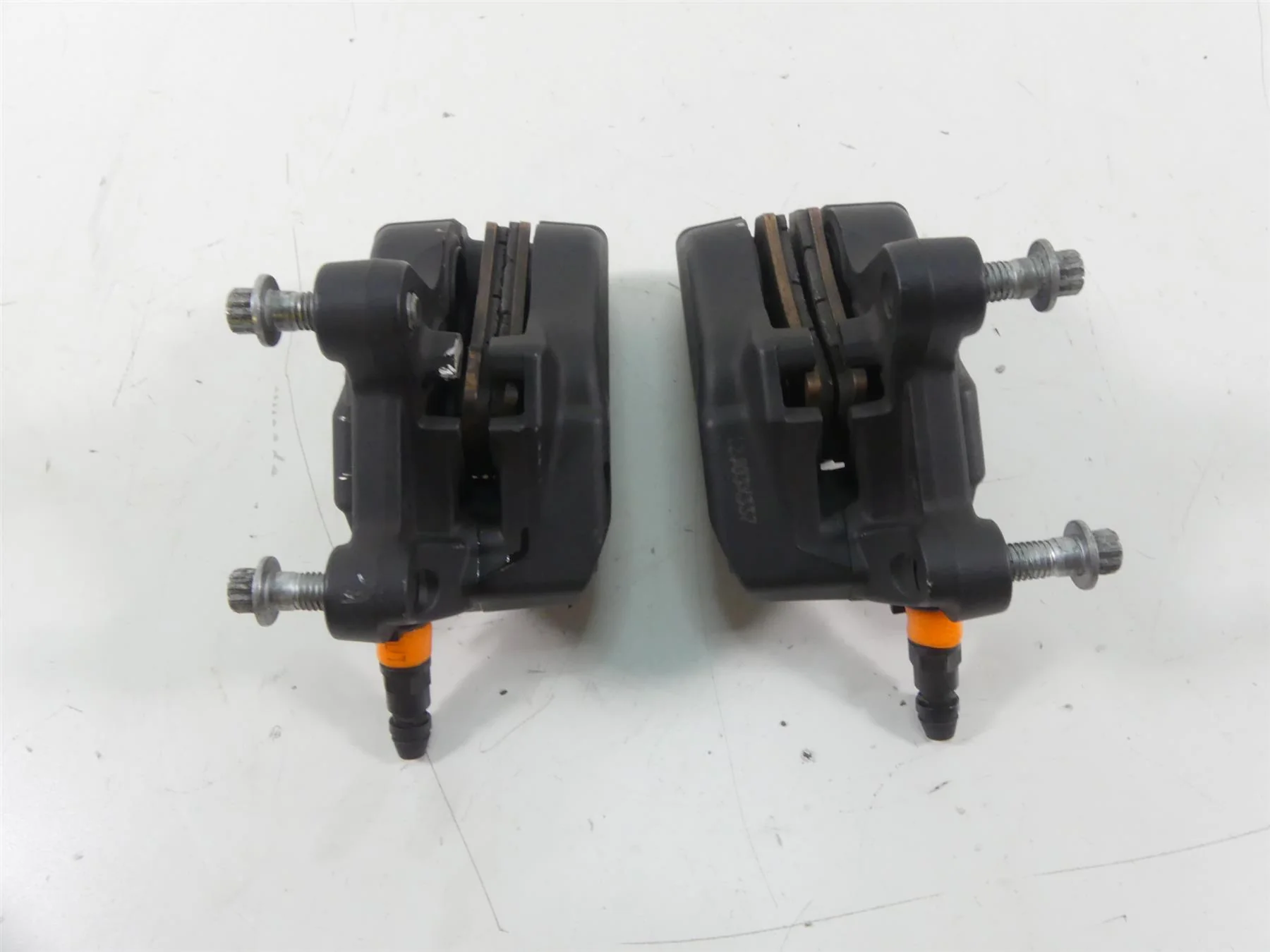 2013 Harley Davidson VRSCF Muscle Front Brake Caliper Set 44731-08 44732-08 - Image 6