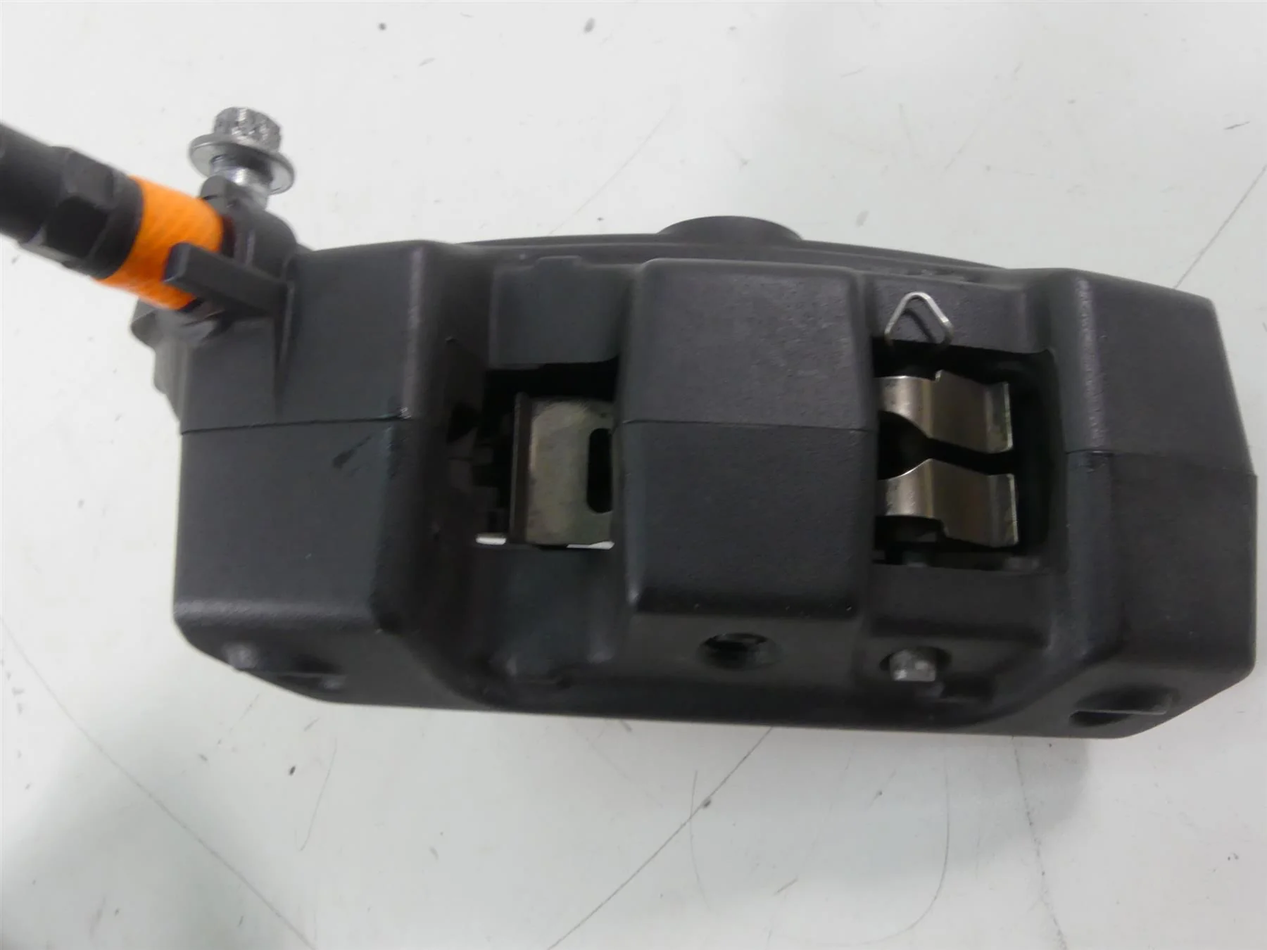 2013 Harley Davidson VRSCF Muscle Front Brake Caliper Set 44731-08 44732-08 - Image 7