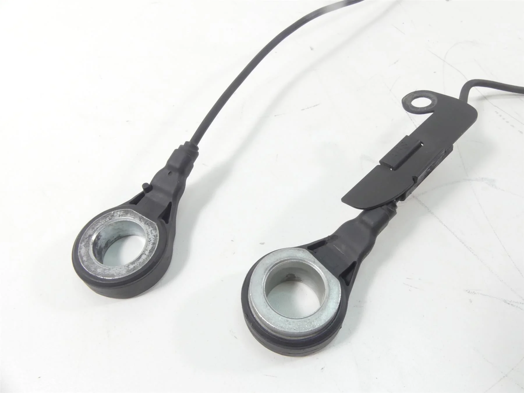 2013 Harley Davidson VRSCF Muscle Front Rear Abs Brake Wheel Sensor Set 40652-08 - Image 2