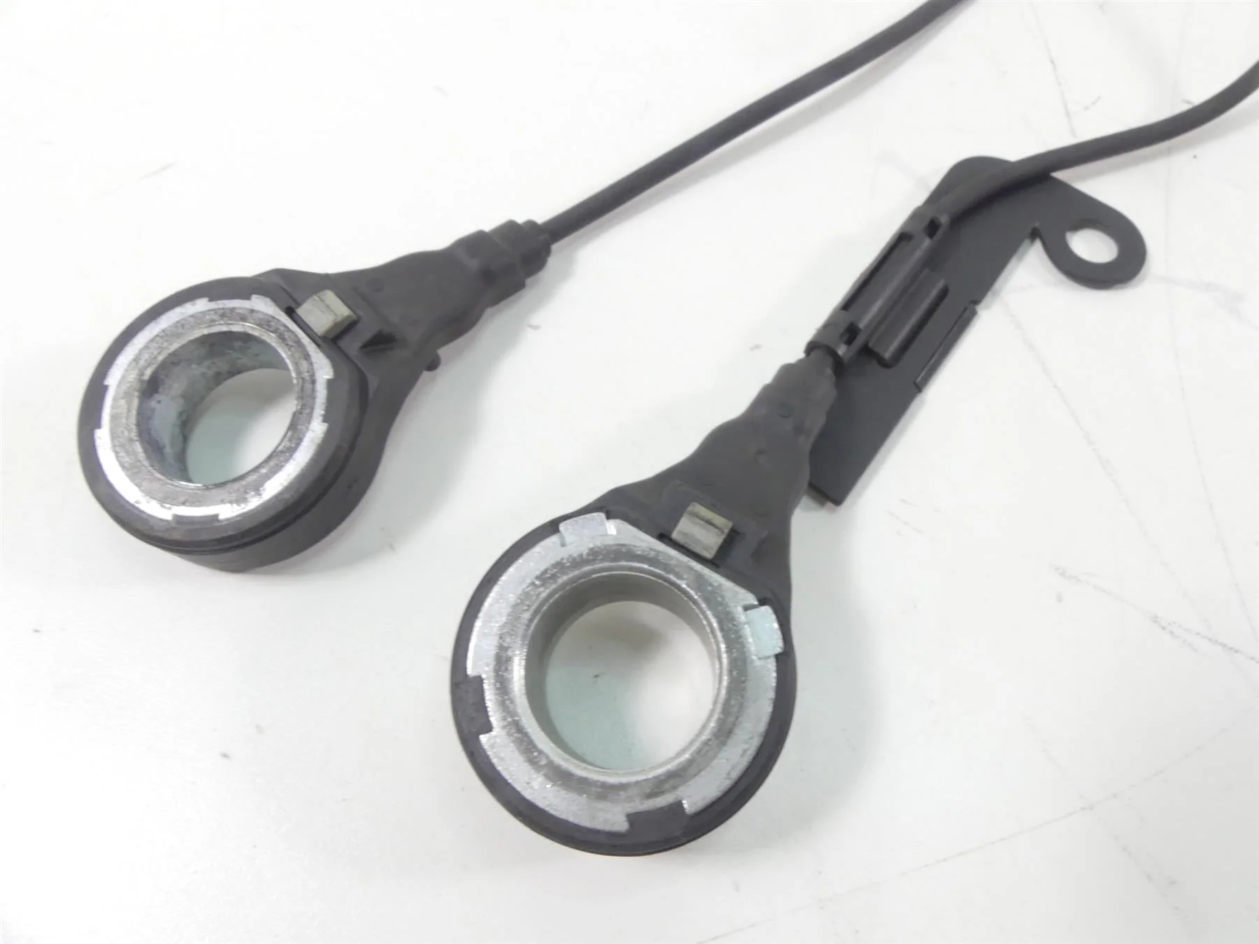 2013 Harley Davidson VRSCF Muscle Front Rear Abs Brake Wheel Sensor Set 40652-08 - Image 3