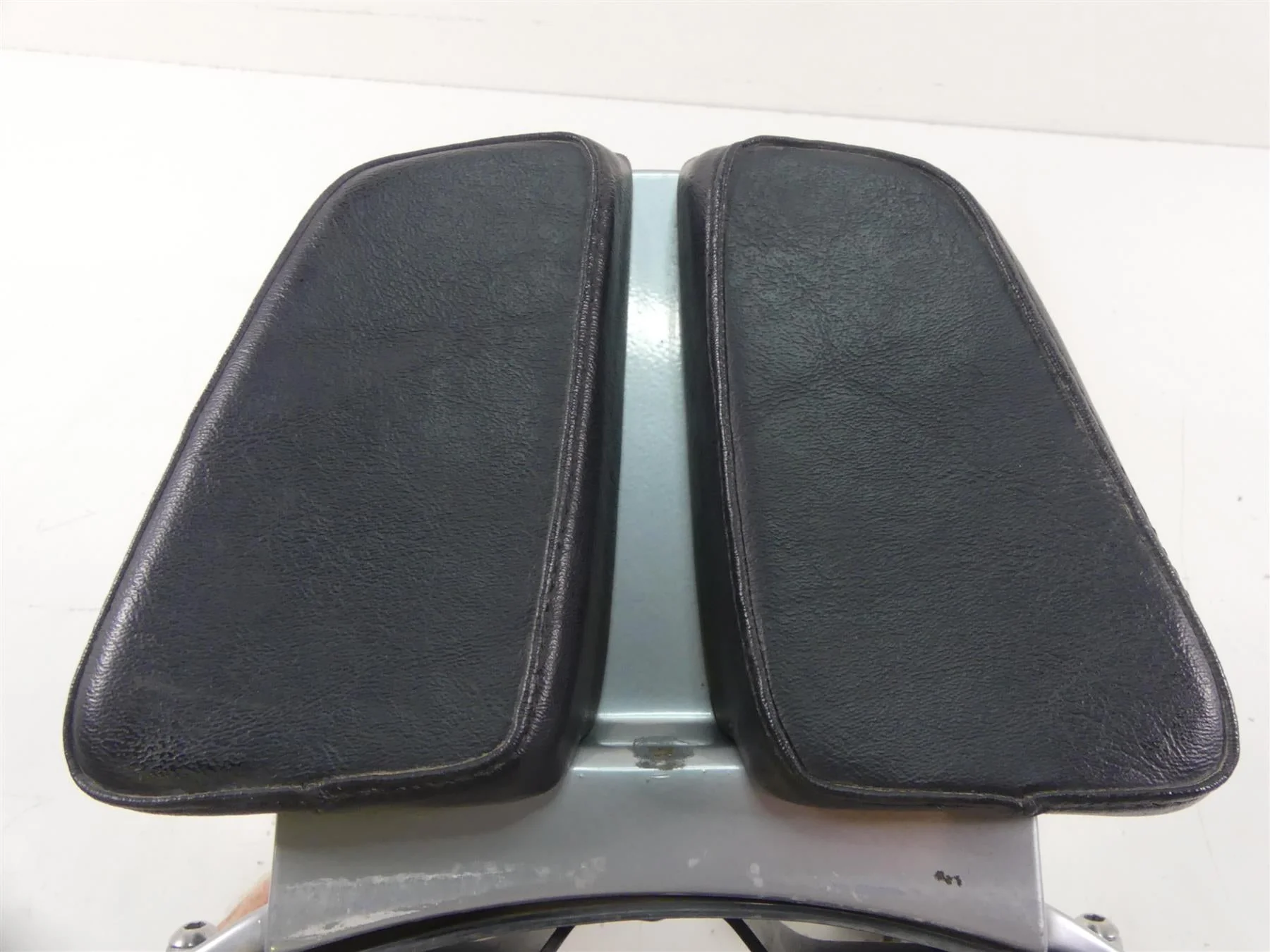 2013 Harley Davidson VRSCF Muscle Oem Backrest Back Rest Sissy Bar 51600-09 - Image 7