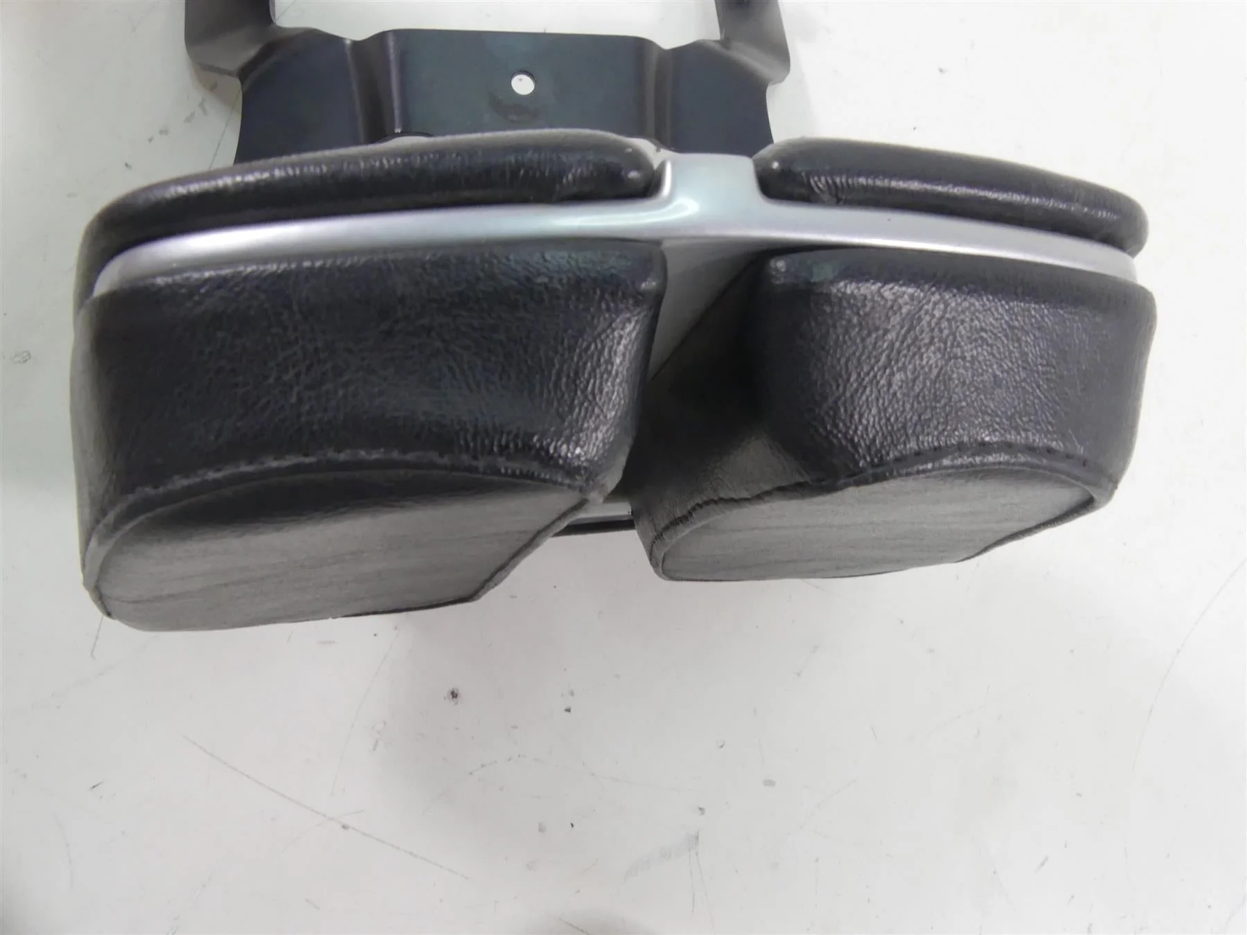 2013 Harley Davidson VRSCF Muscle Oem Backrest Back Rest Sissy Bar 51600-09 - Image 8