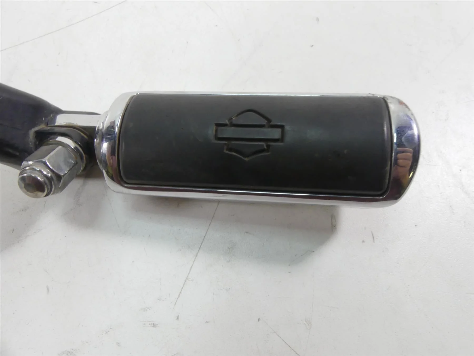 2013 Harley Davidson VRSCF Muscle Passenger Footpeg Foot Pegs 50822-09 50826-09 - Image 4