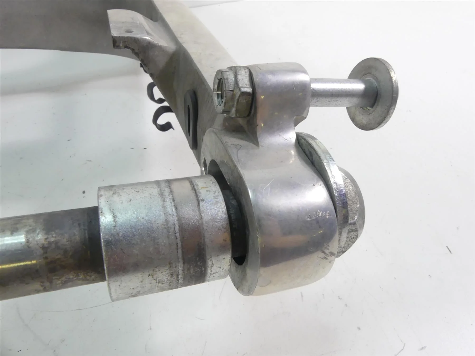 2013 Harley Davidson VRSCF Muscle Rear Swing Arm Swingarm & Guards 48606-07A - Image 5