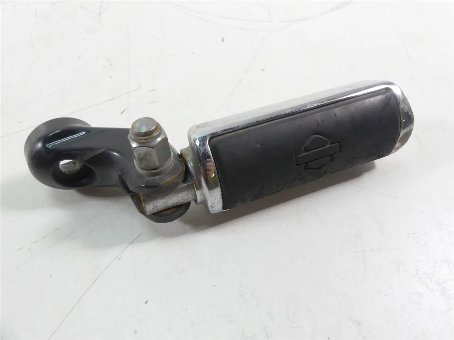 2013 Harley Davidson VRSCF Muscle Right Front Footpeg And Brake Parts 54046-12 - Image 9