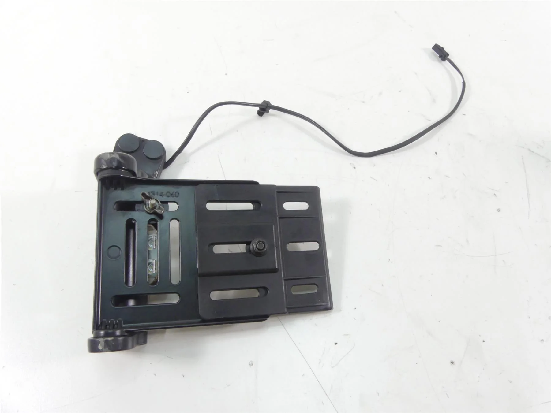 2013 Harley Davidson VRSCF Muscle Side License Plate Holder Mount 69390-09
