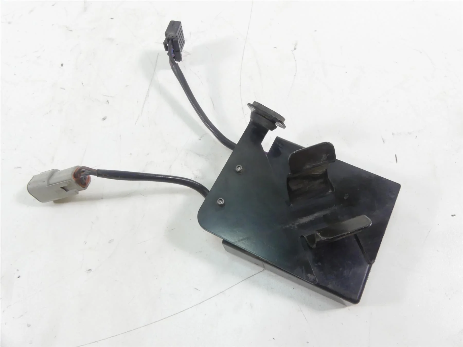 2013 Harley Davidson VRSCF Muscle Turn Signal Flasher Module 69457-09 - Image 4
