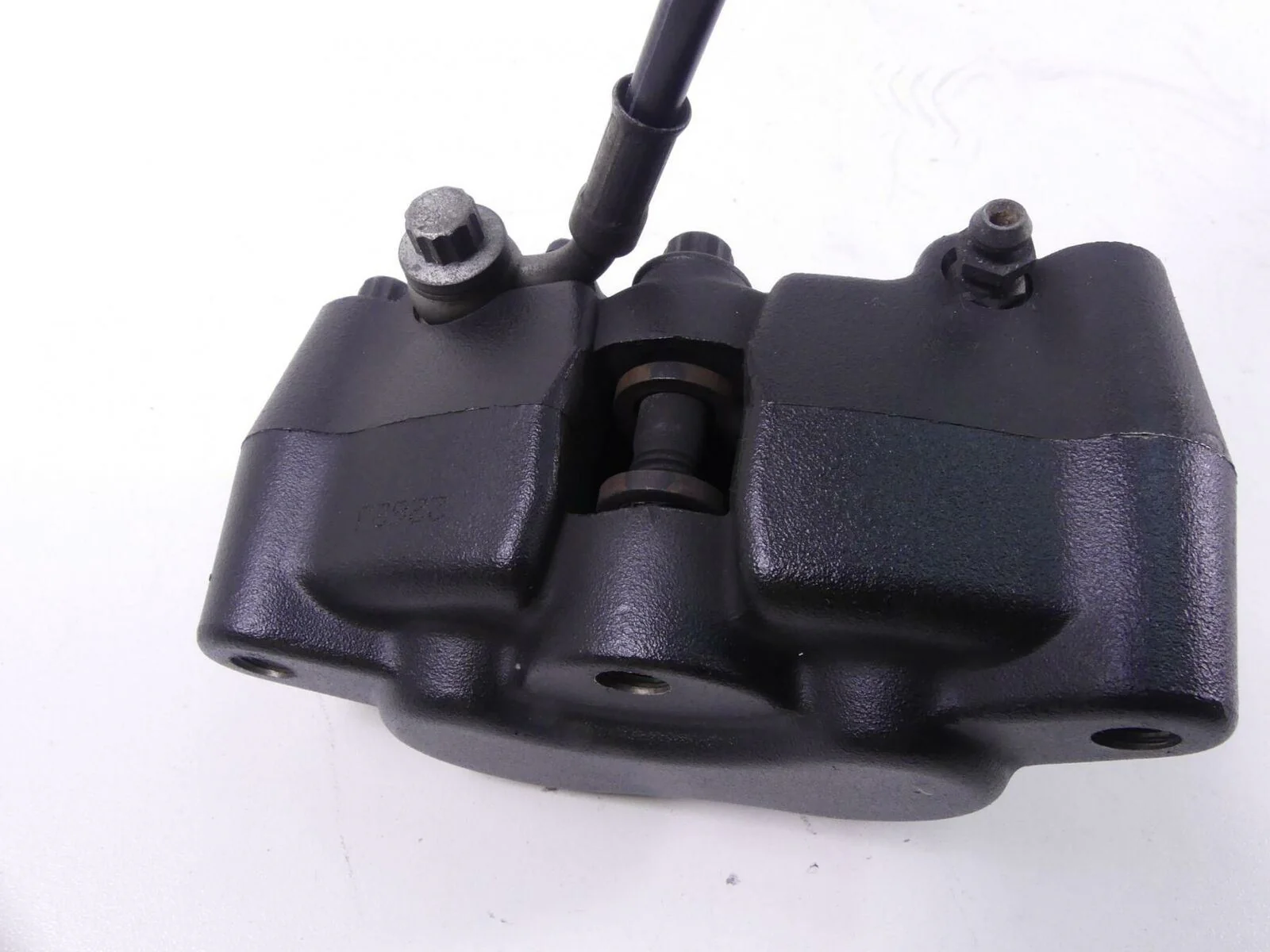 2013 Harley FXDB Dyna Street Bob Front Brake Caliper & Line 41300001 - Image 6