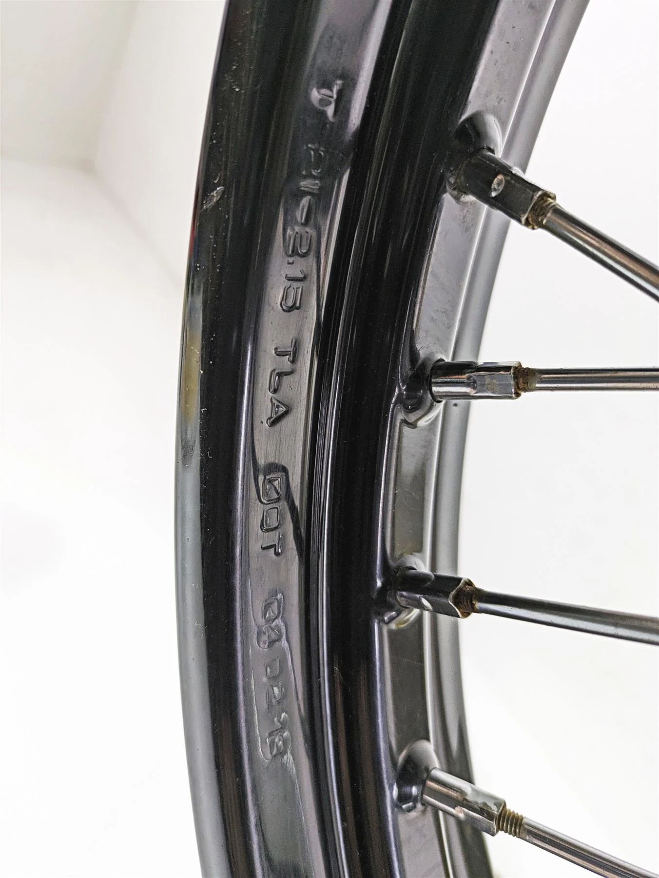 2013 Harley FXDWG Dyna Wide Glide 21x2.15 Front Wheel Spoke Rim - Read 41325-10 - Image 4