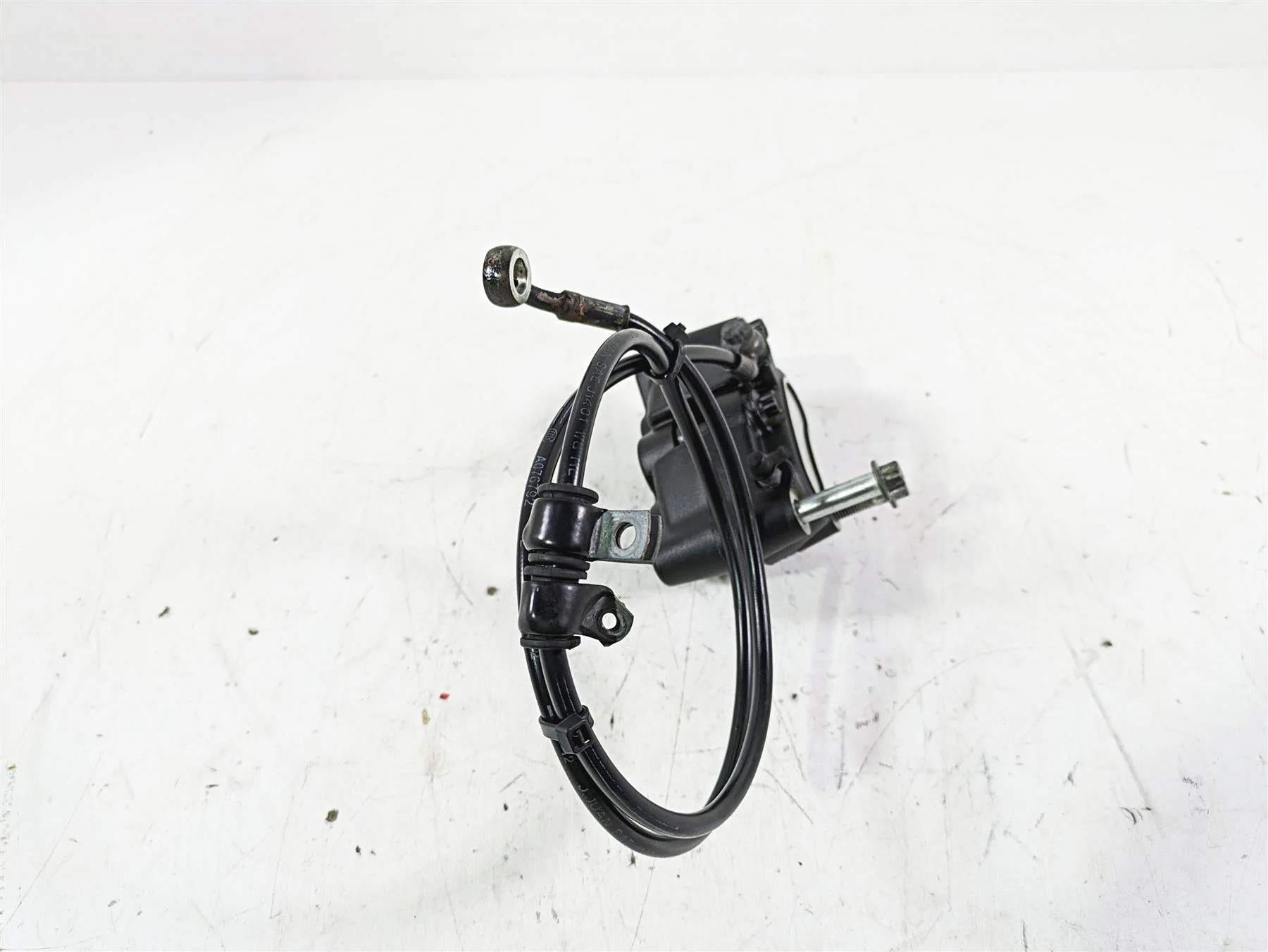 2013 Harley FXDWG Dyna Wide Glide Front Brake Caliper + Line - Read 41300001 - Image 4
