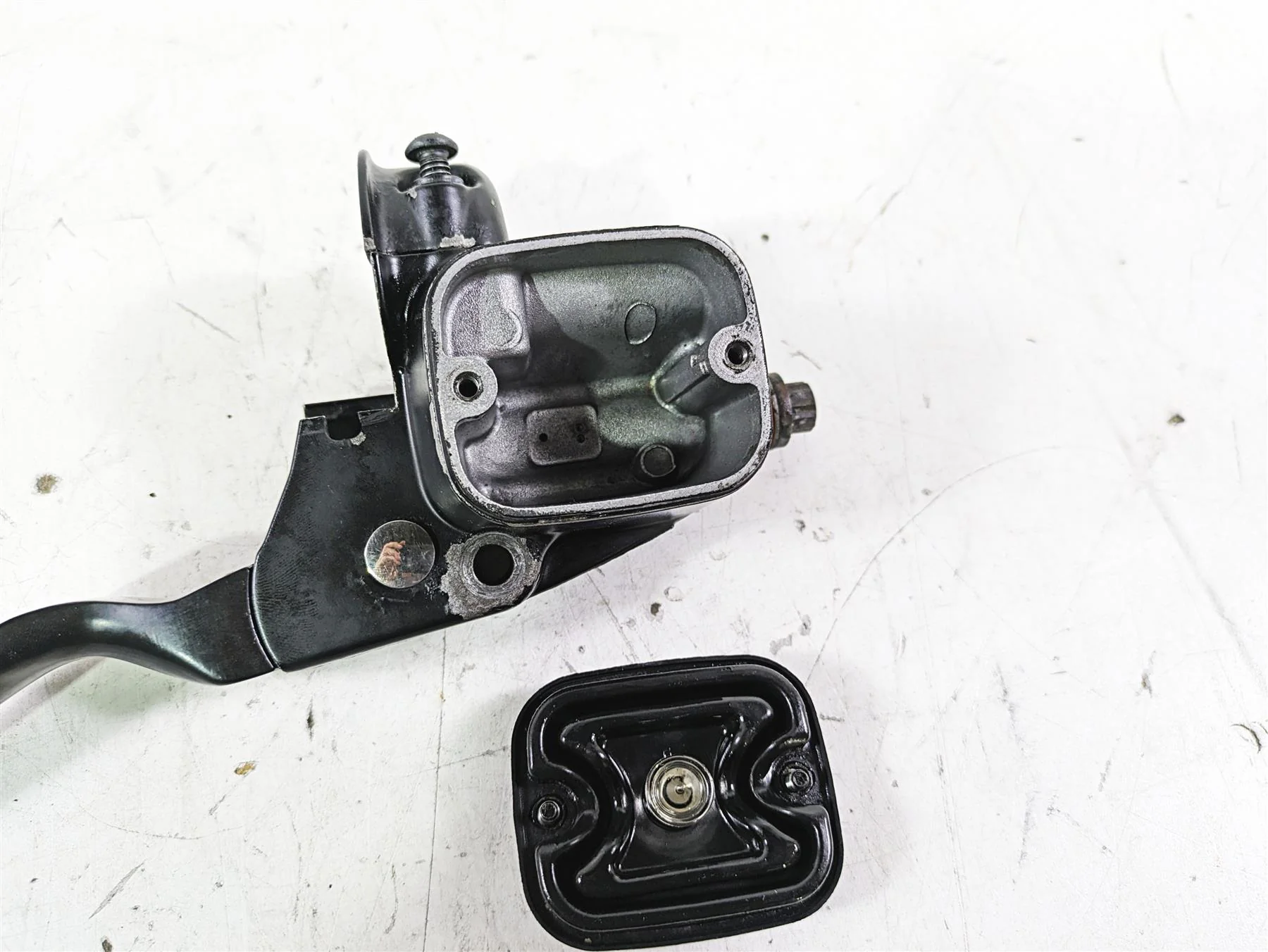 2013 Harley FXDWG Dyna Wide Glide Front Brake Master Cylinder 9/16" 45029-11D - Image 12