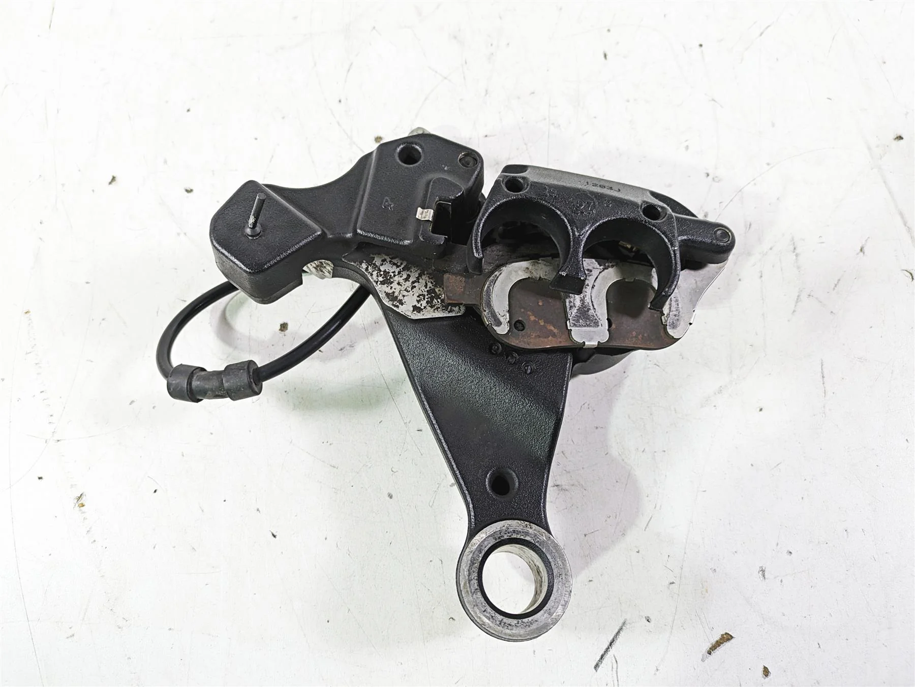 2013 Harley FXDWG Dyna Wide Glide Rear Brake Caliper 25mm + Line 40908-08 - Image 9